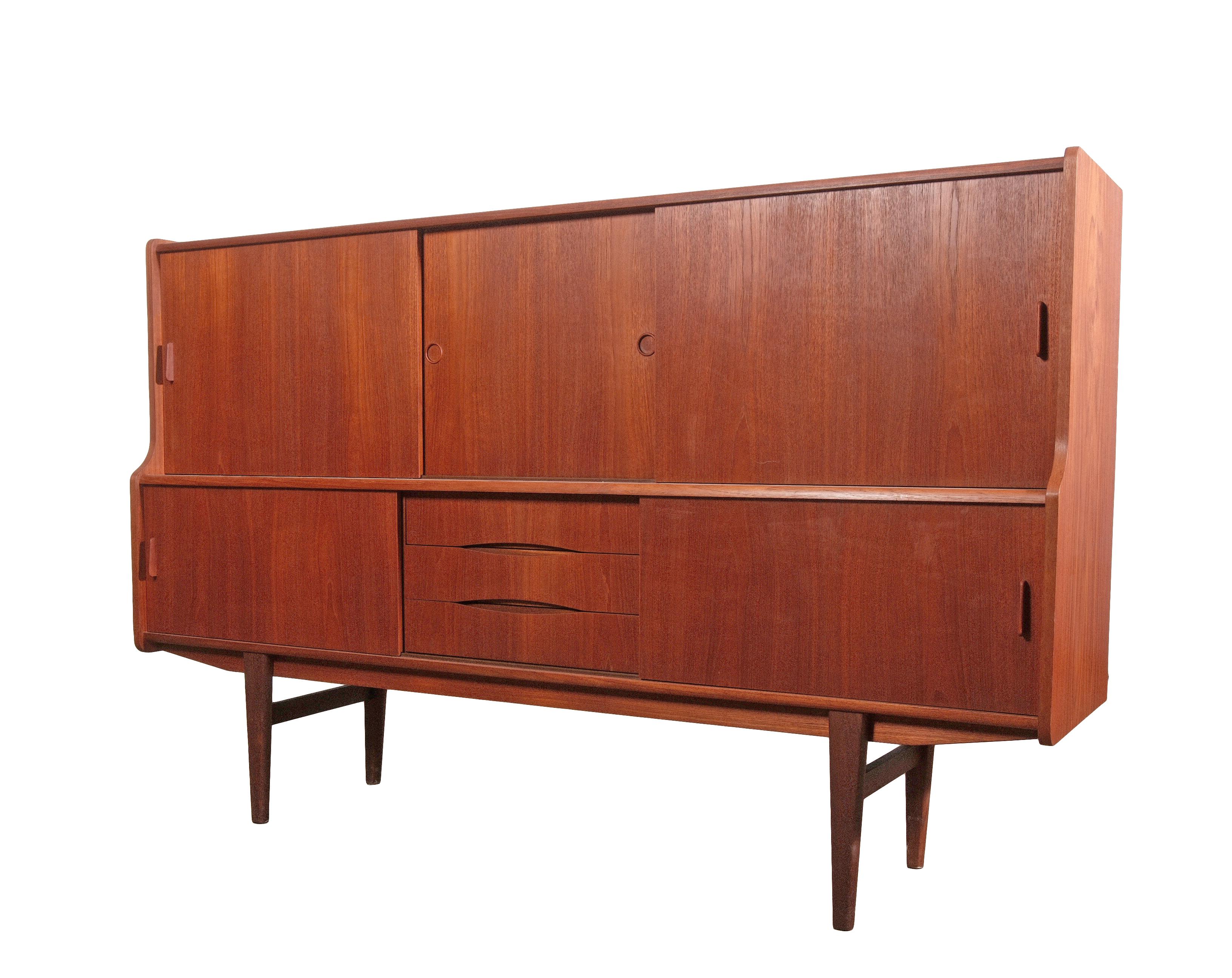 Danese Bar moderno danese di metà secolo con lavagna in teak, Hans J. Wegner, G. J. in vendita