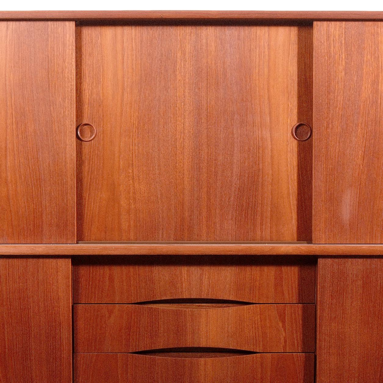 XX secolo Bar moderno danese di metà secolo con lavagna in teak, Hans J. Wegner, G. J. in vendita