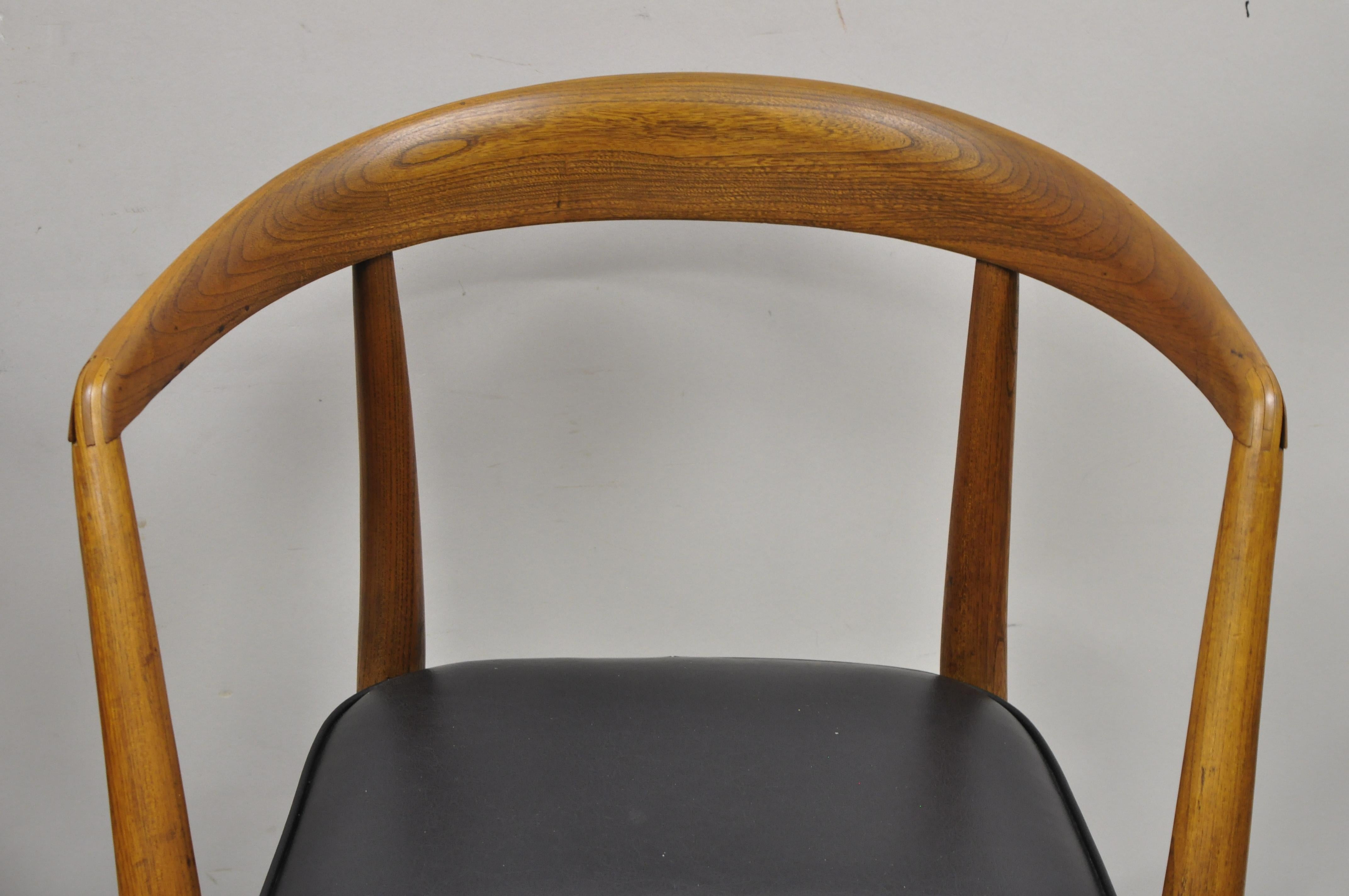 Mid Century Danish Modern Teak John Stuart Horseshoe Dining Arm Chair, a Pair In Good Condition In Philadelphia, PA