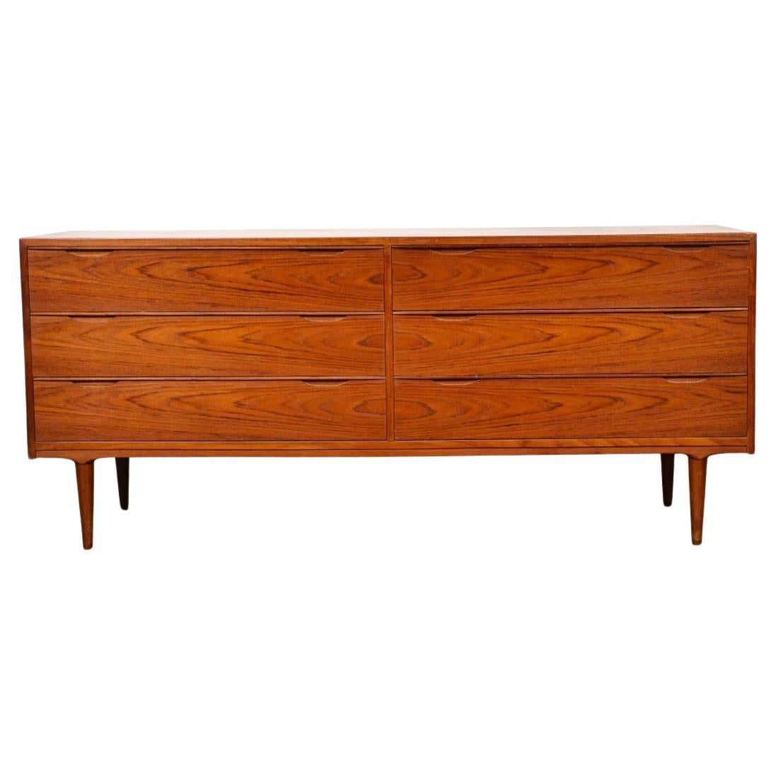 Mid Century Danish Modern Teak Long 6 Drawer Dresser Credenza