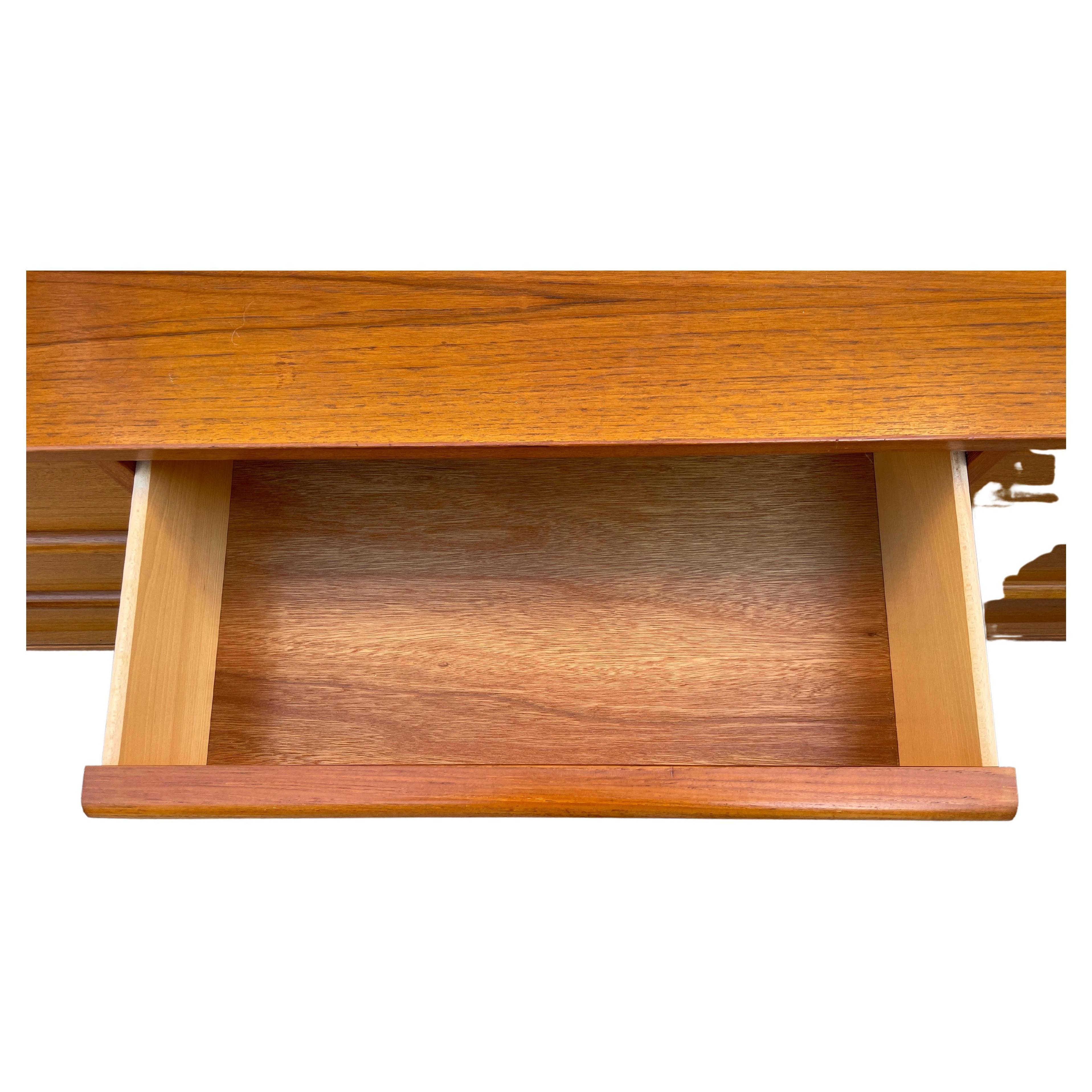Mid-Century Danish Modern Teak Long Low 9 Drawer Dresser Credenza In Good Condition In BROOKLYN, NY