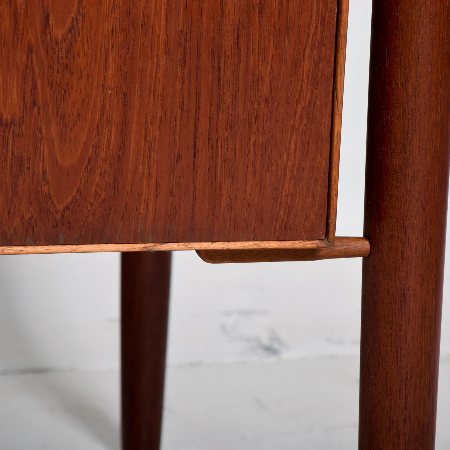 For your consideration a beautiful teak danish modern desk. All drawers are constructed with double dovetail joints and open and close with ease. Stamped with 