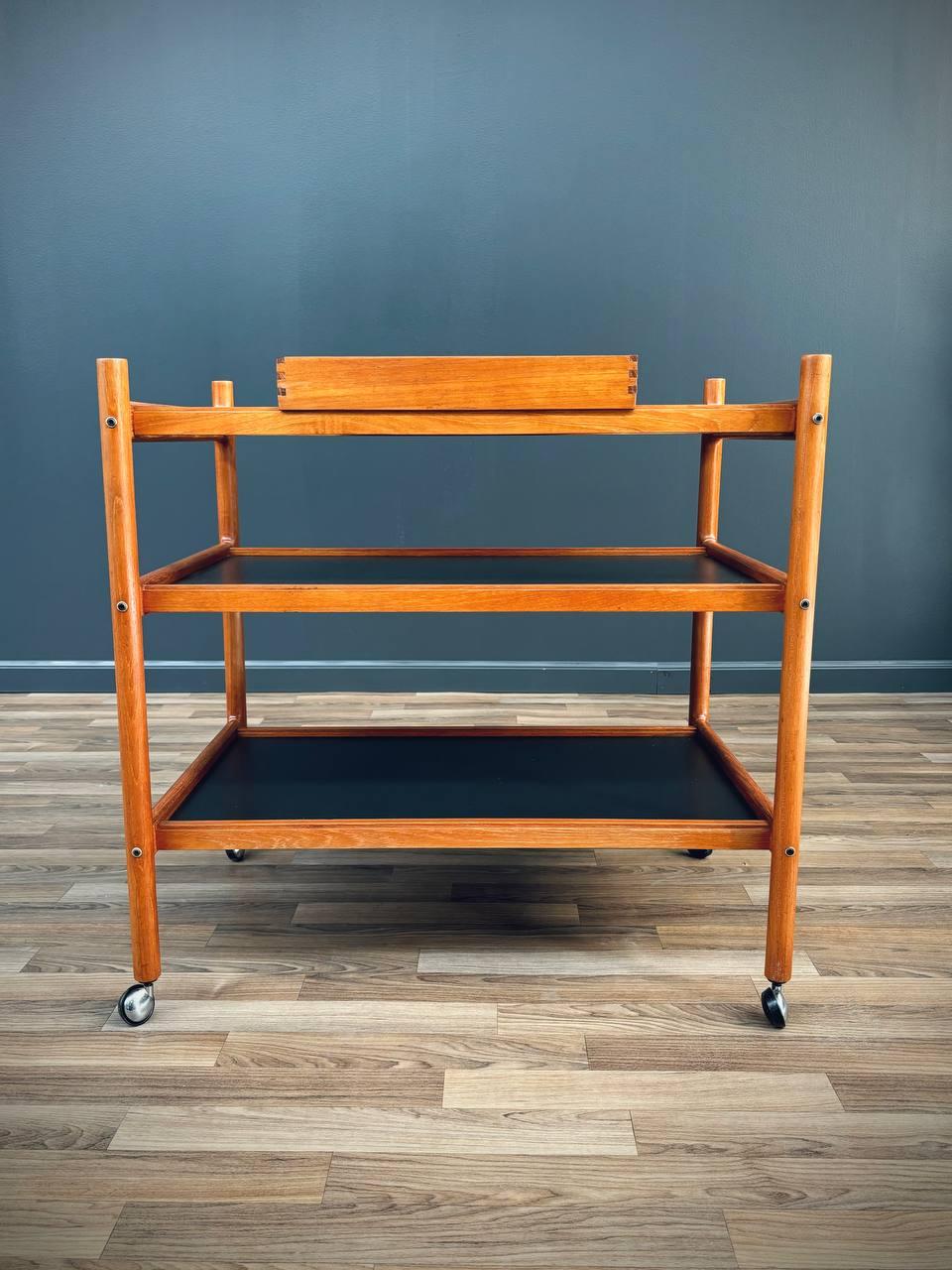 Mid-Century Danish Modern Teak Removable Sliding Tray Serving Cart In Good Condition For Sale In Los Angeles, CA