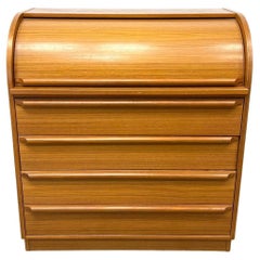 Scrivania moderna danese del metà secolo in teak con Rolle e scompartimenti