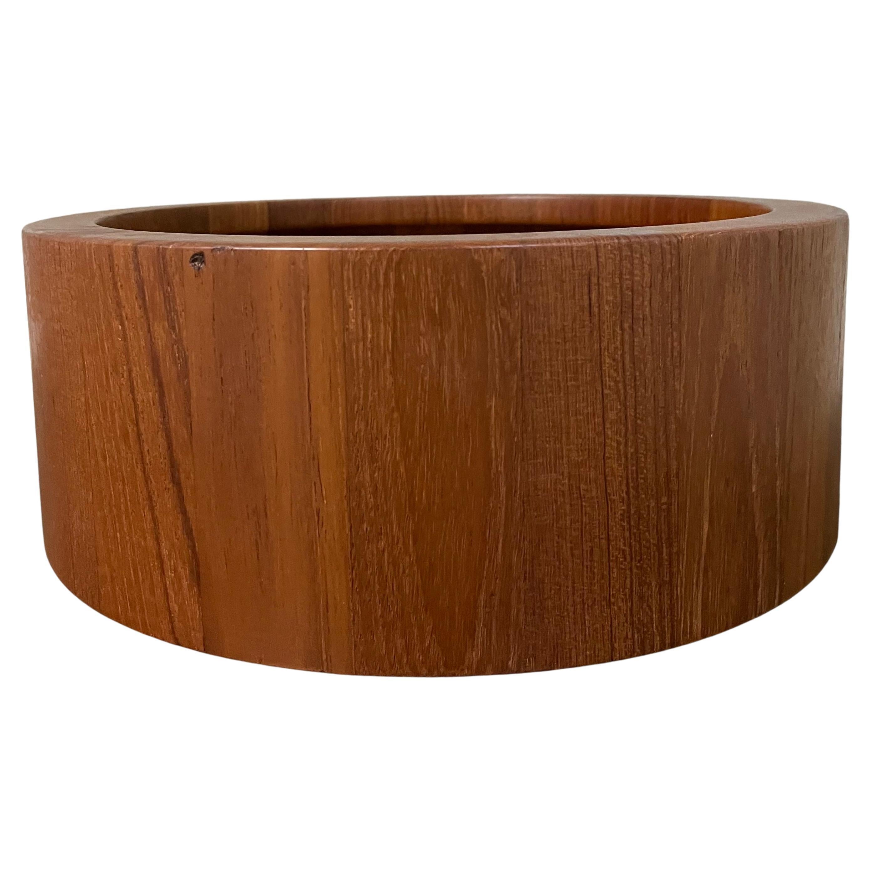 Mid Century Danish Modern Mid Size Teak Serving Bowl by Jens Quistgaard for Dansk. Circa 1970s 
Features a beautiful staved teak wood construction and a quintessential Mid Century Modern Scandinavian Design.
In excellent original condition with