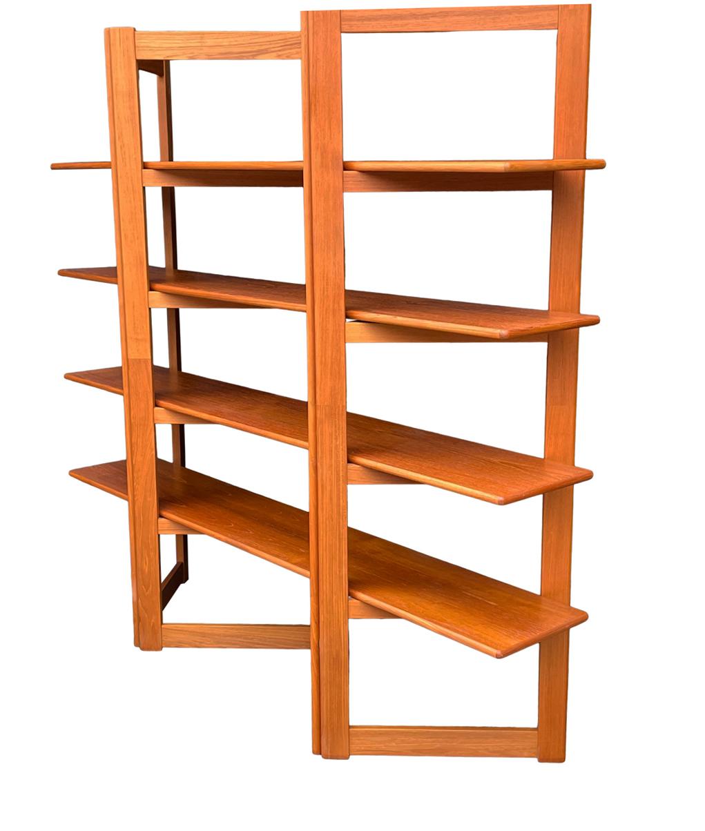 Midcentury Danish Modern Teak Shelving Unit, Etagere, or Wall Unit In Good Condition For Sale In Philadelphia, PA