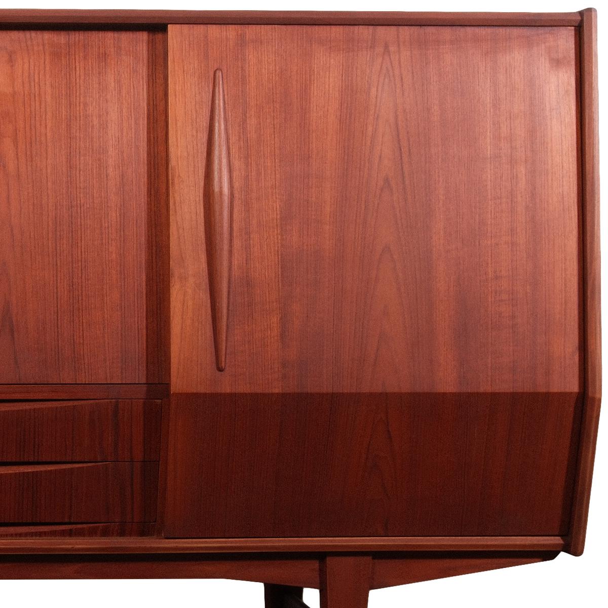Mid-Century Danish Modern Teak Sideboard Dry Bar, Hans J. Wegner, G-Plan For Sale 1