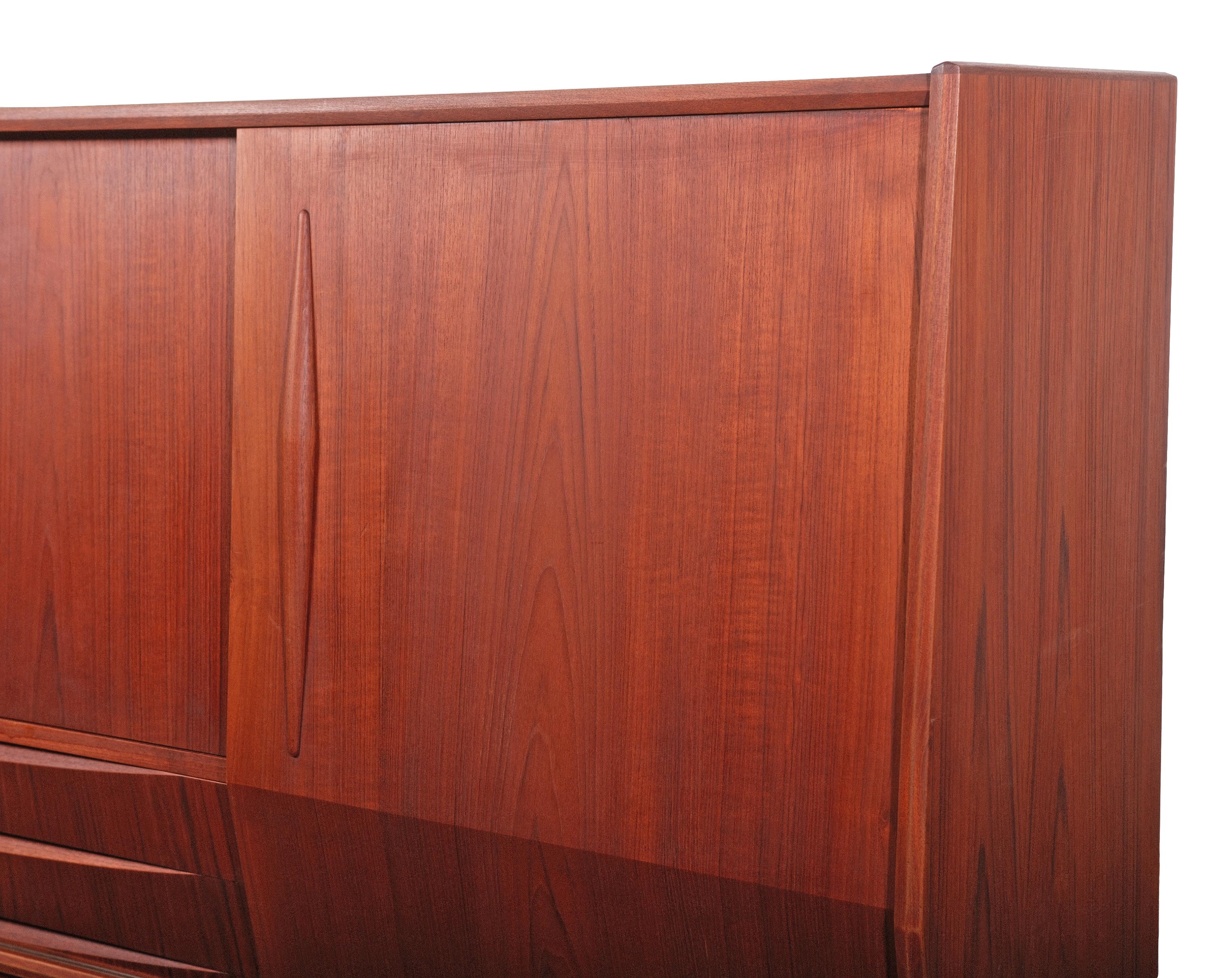 Mid-Century Danish Modern Teak Sideboard Dry Bar, Hans J. Wegner, G-Plan For Sale 2