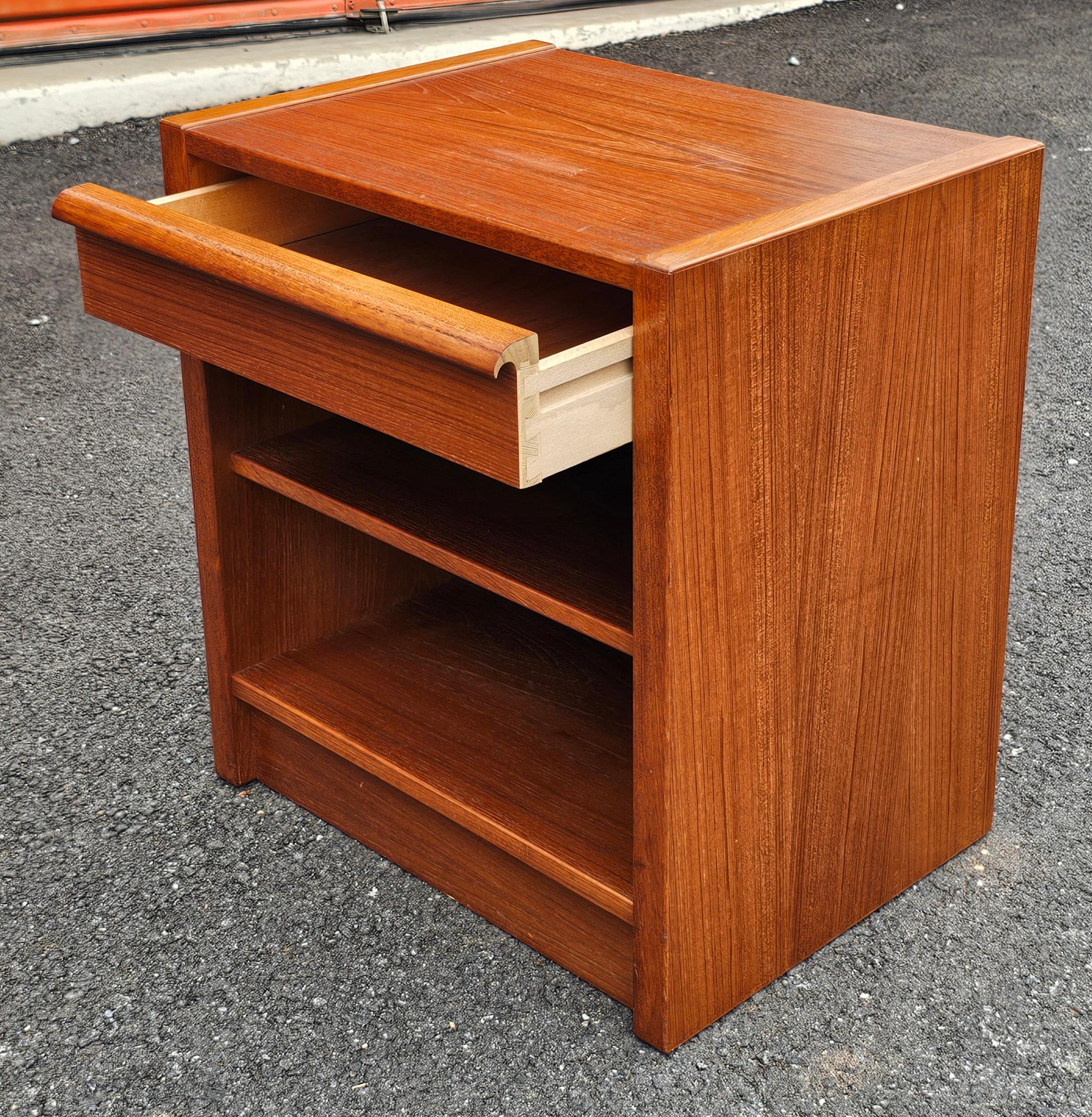 20th Century Mid Century Danish Modern Teak Single Drawer Bedside Table For Sale