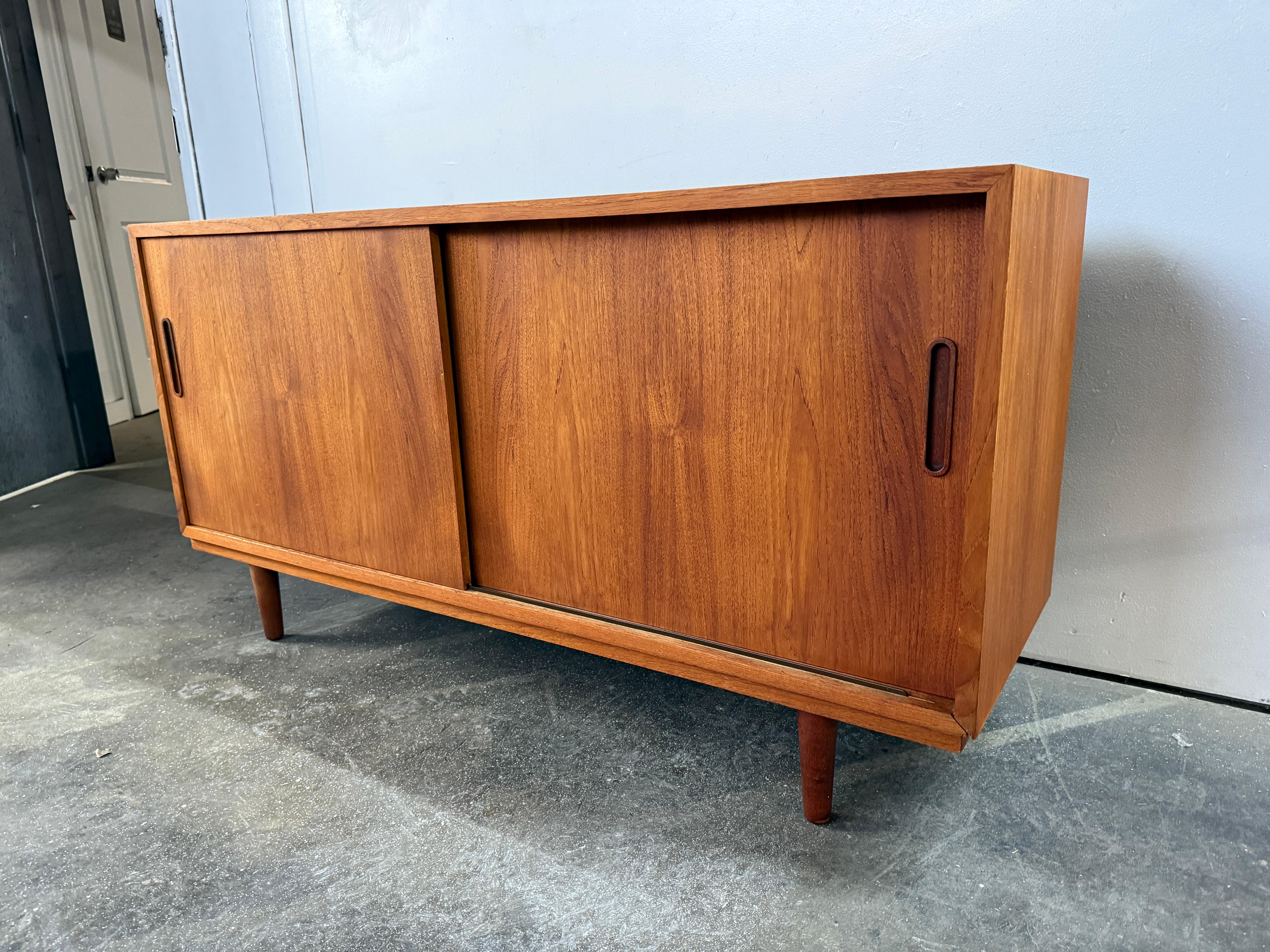 Mid century Danish Modern teak Sliding Door Credenza Sideboard on Tapered Legs 1