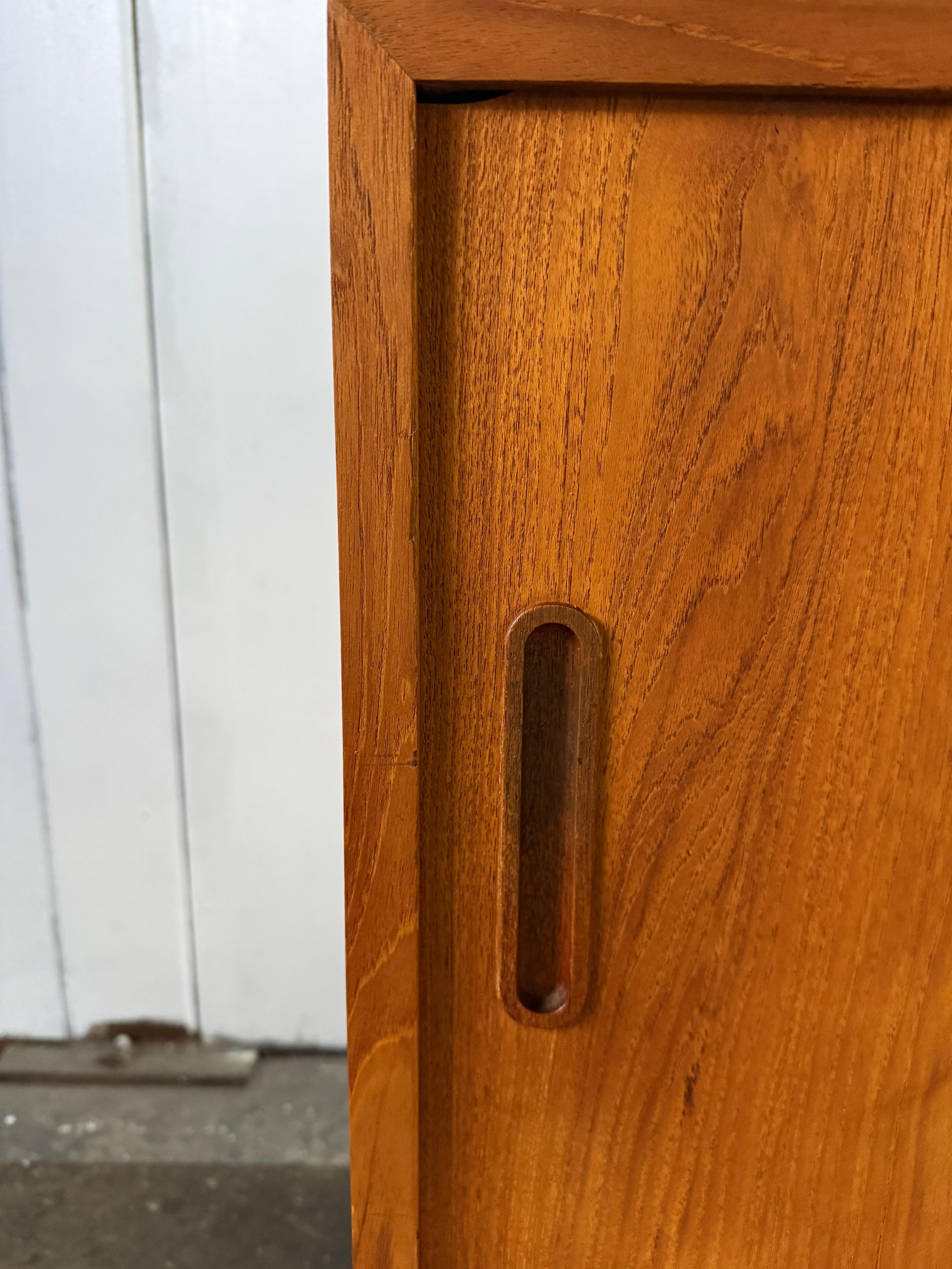 Mid century Danish Modern teak Sliding Door Credenza Sideboard on Tapered Legs 2