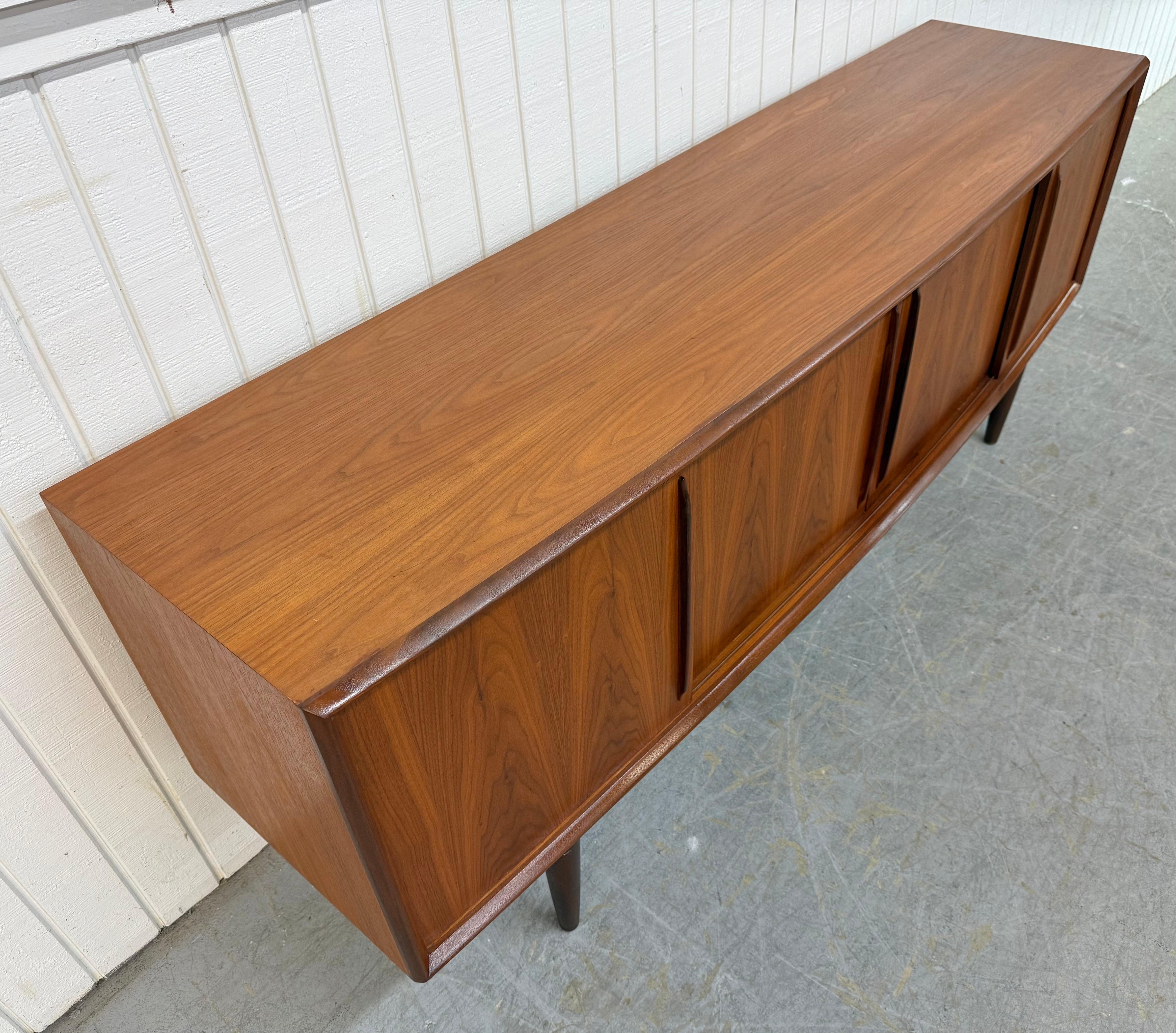 Mid-Century Danish Modern Teak Sliding Door Sideboard In Good Condition For Sale In Clarksboro, NJ