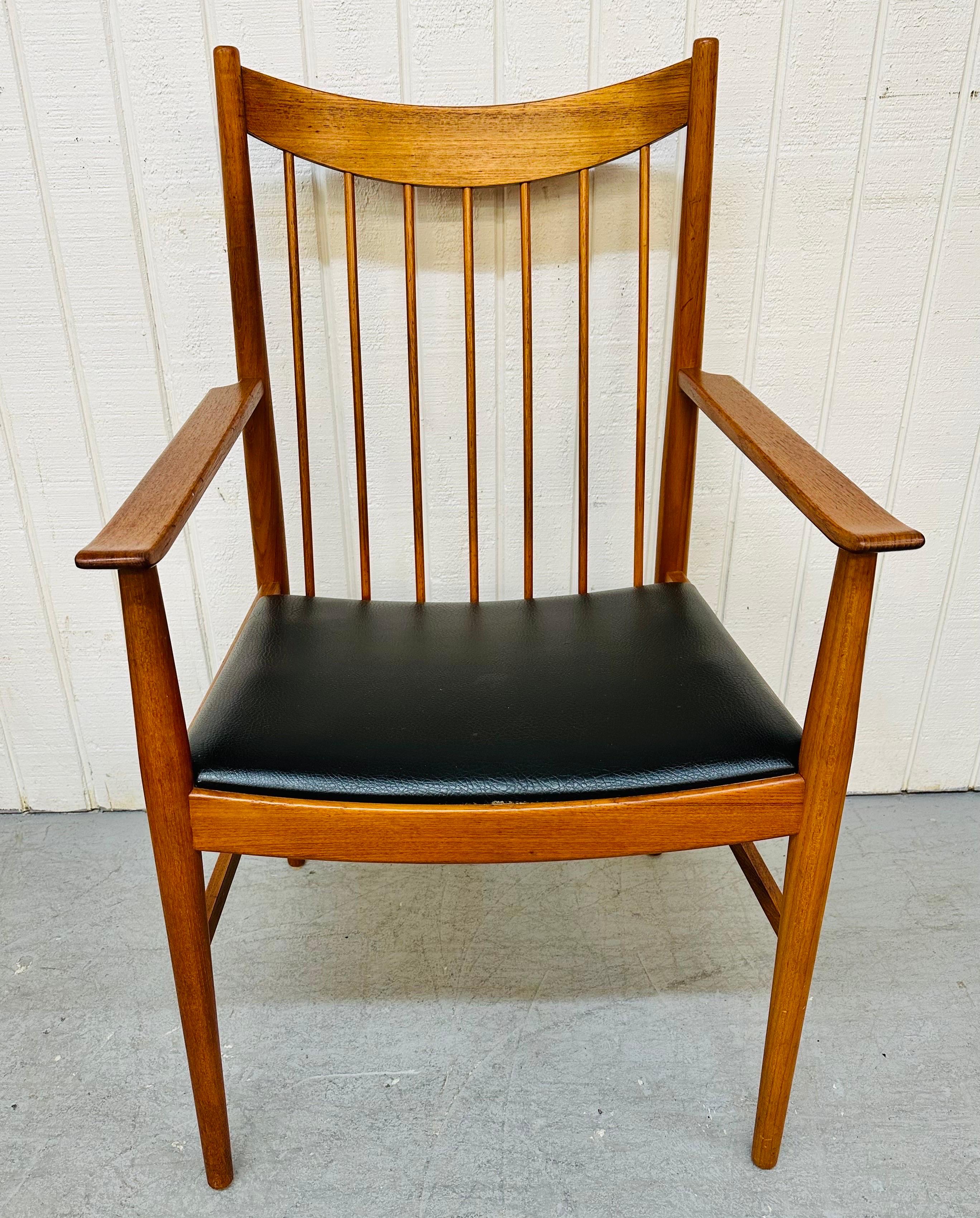 Midcentury Danish Modern Teak Spindle Dining Chairs, Set of 10 In Good Condition In Clarksboro, NJ