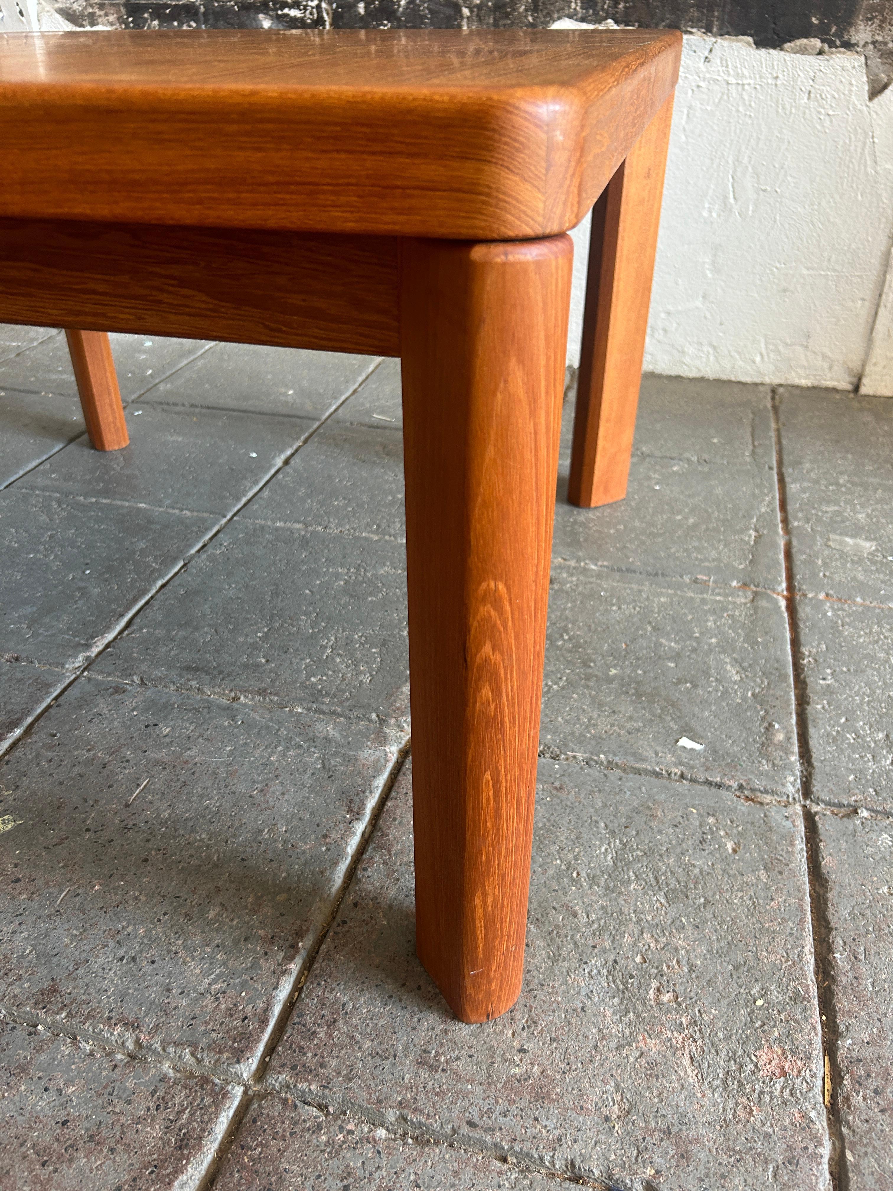 Mid-Century Modern Table basse carrée danoise moderne en teck du milieu du siècle dernier en vente