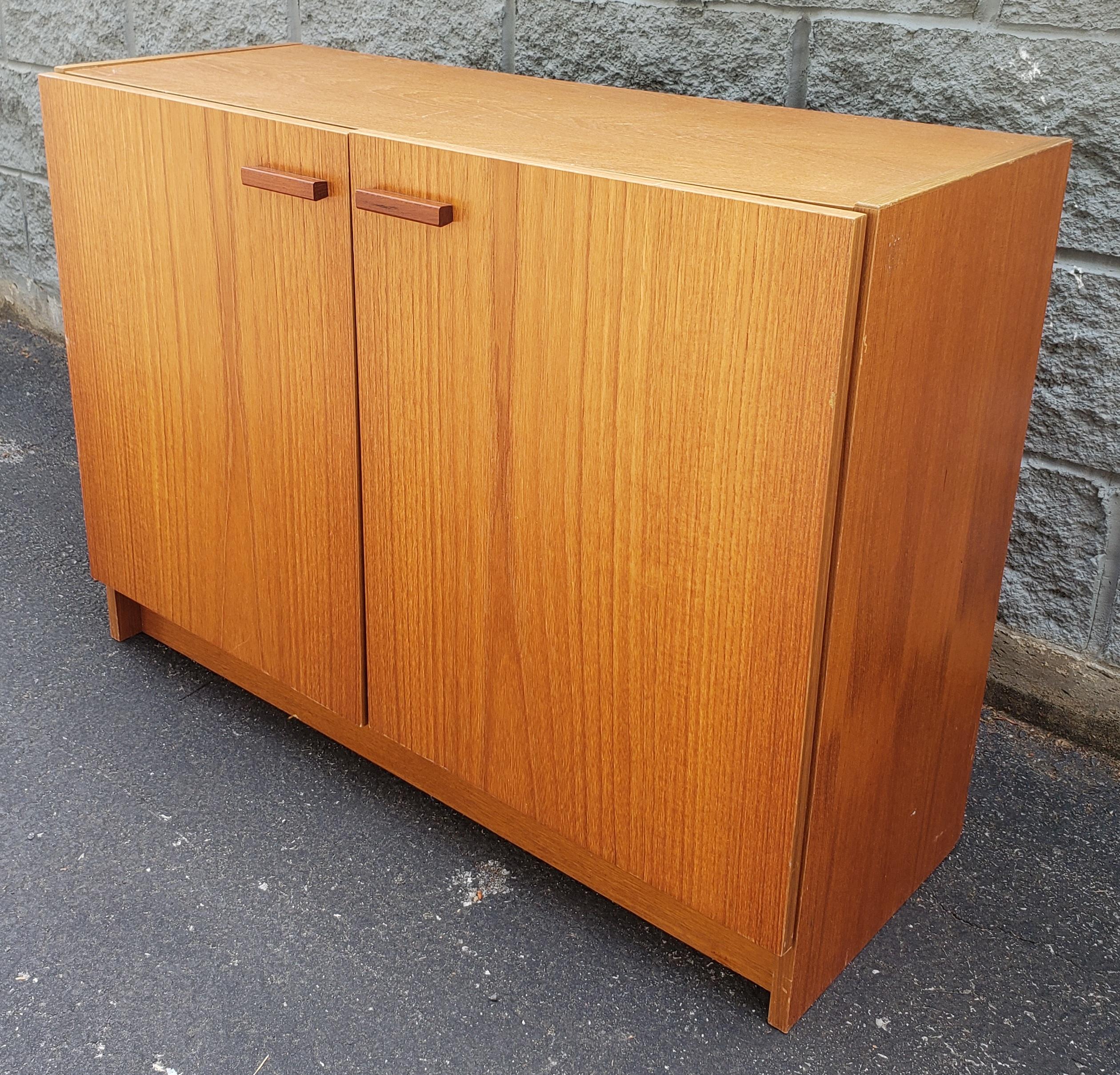 Midcentury Danish Modern Teak Storage Cabinet In Good Condition For Sale In Germantown, MD