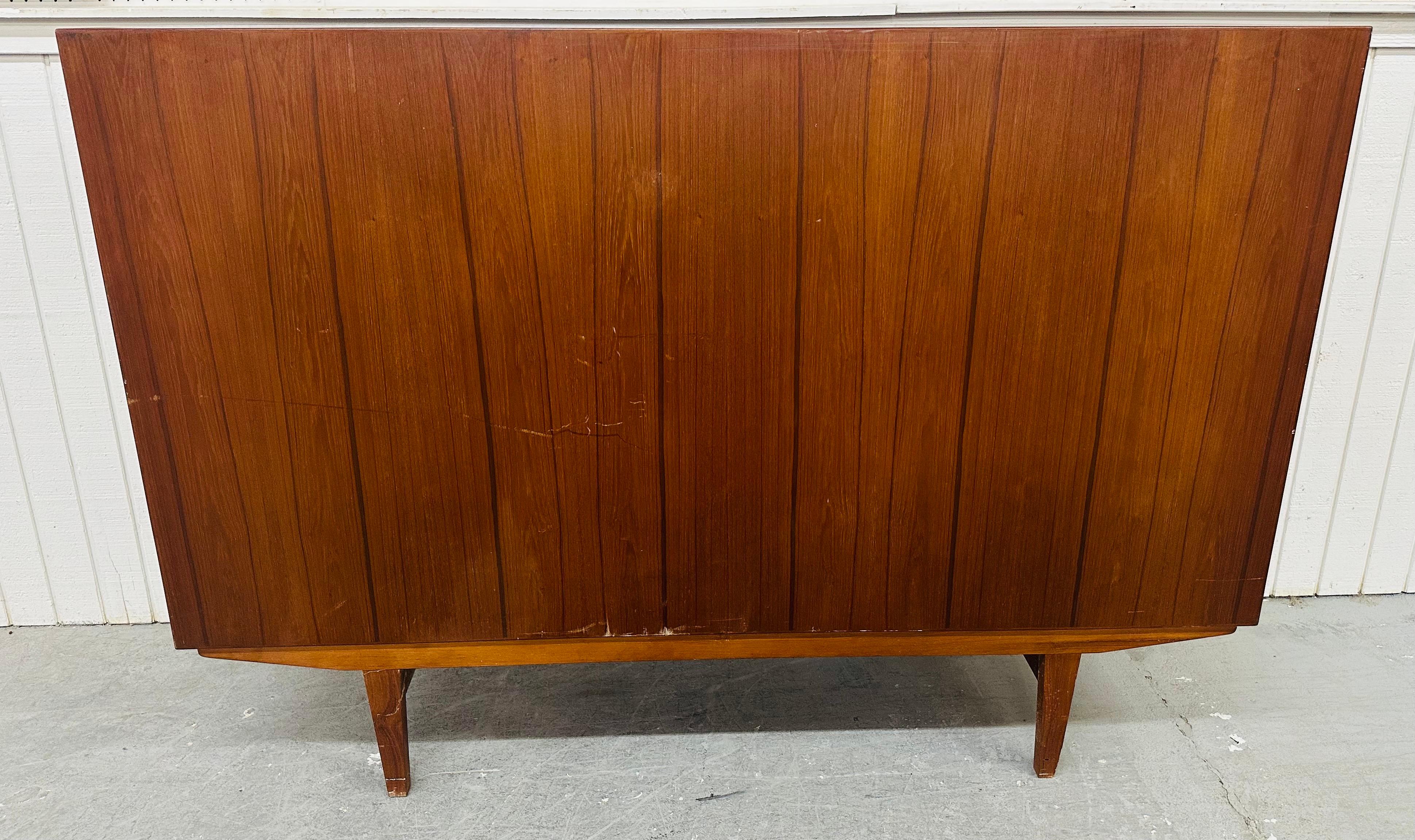 Armadietto moderno danese di metà secolo in teak in vendita 2