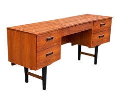 Meuble de toilette, console ou bureau bas en teck moderne danois du milieu du siècle dernier