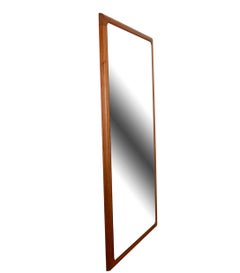 Espejo de pared de teca moderno danés de mediados de siglo de Nils Jonsson Torring Mobler
