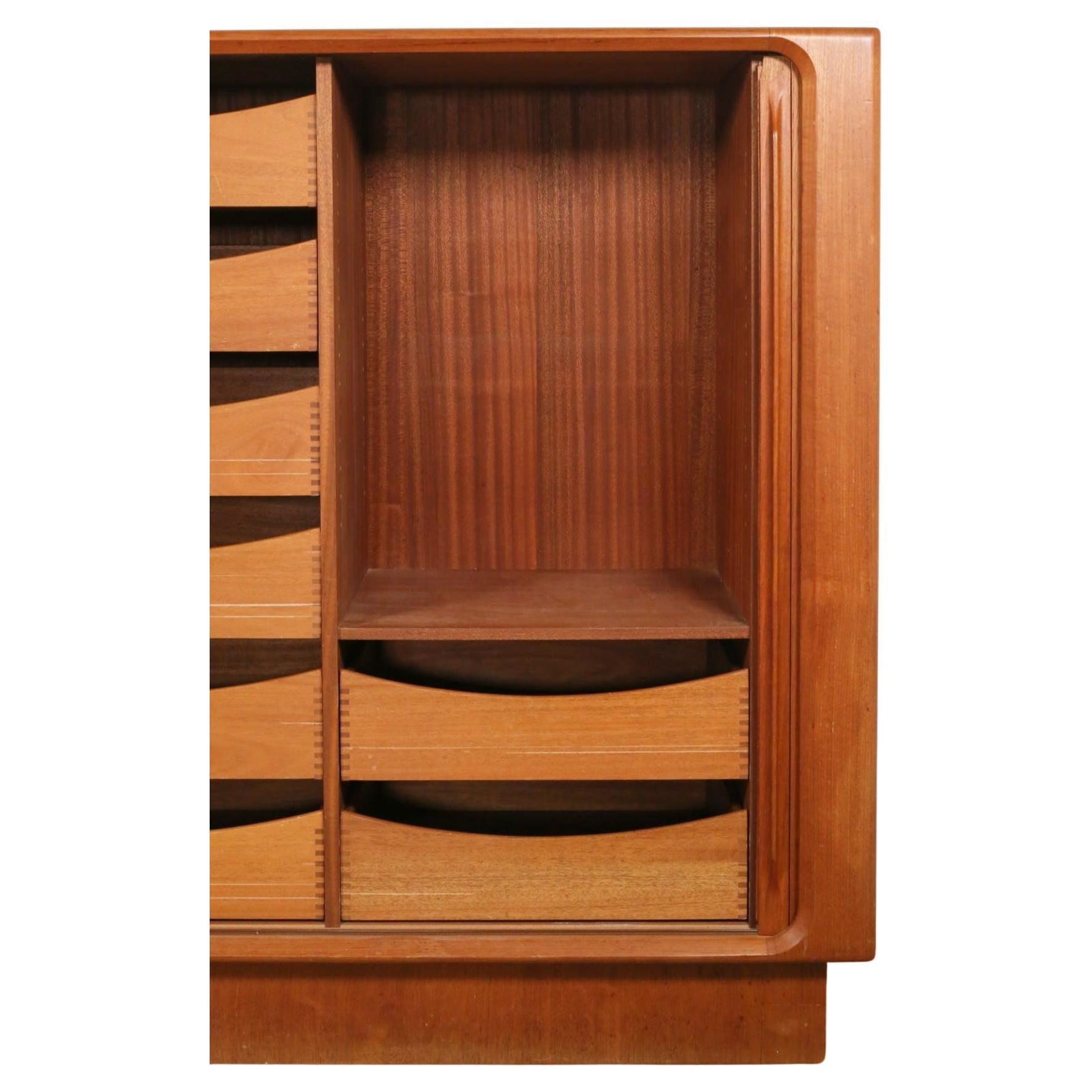 Scandinave moderne Armoire danoise moderne du milieu du siècle dernier Bernhard Pedersen & Son