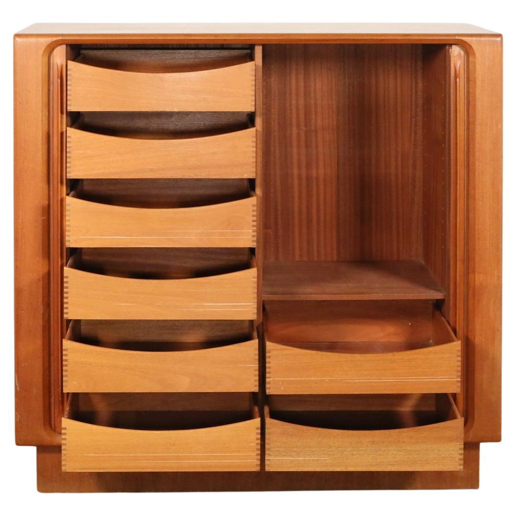 Armoire danoise moderne du milieu du siècle dernier Bernhard Pedersen & Son Bon état à BROOKLYN, NY