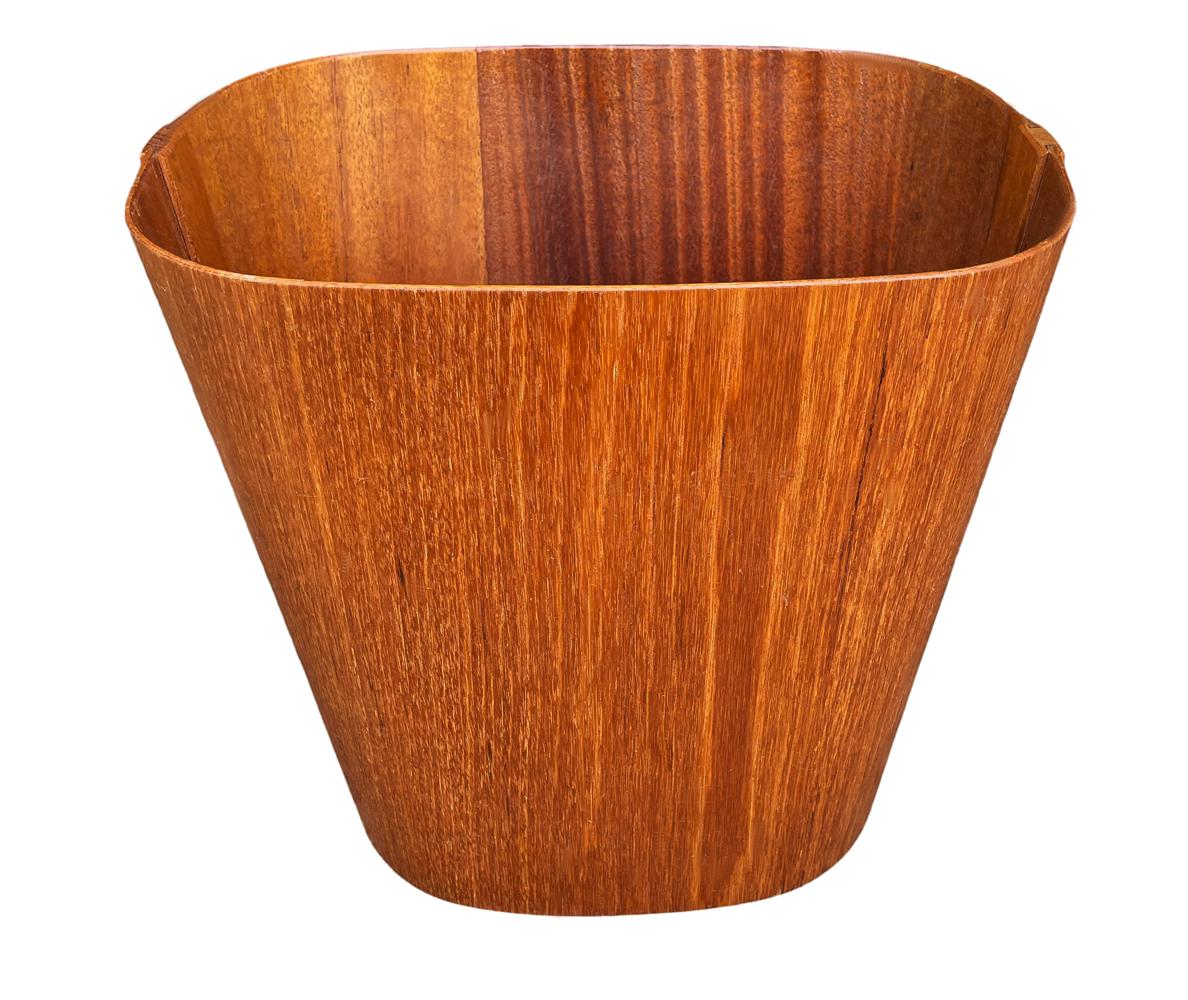 Mid Century Danish Modern Teak Waste Basket, Trash Can or Bin In Good Condition In Philadelphia, PA