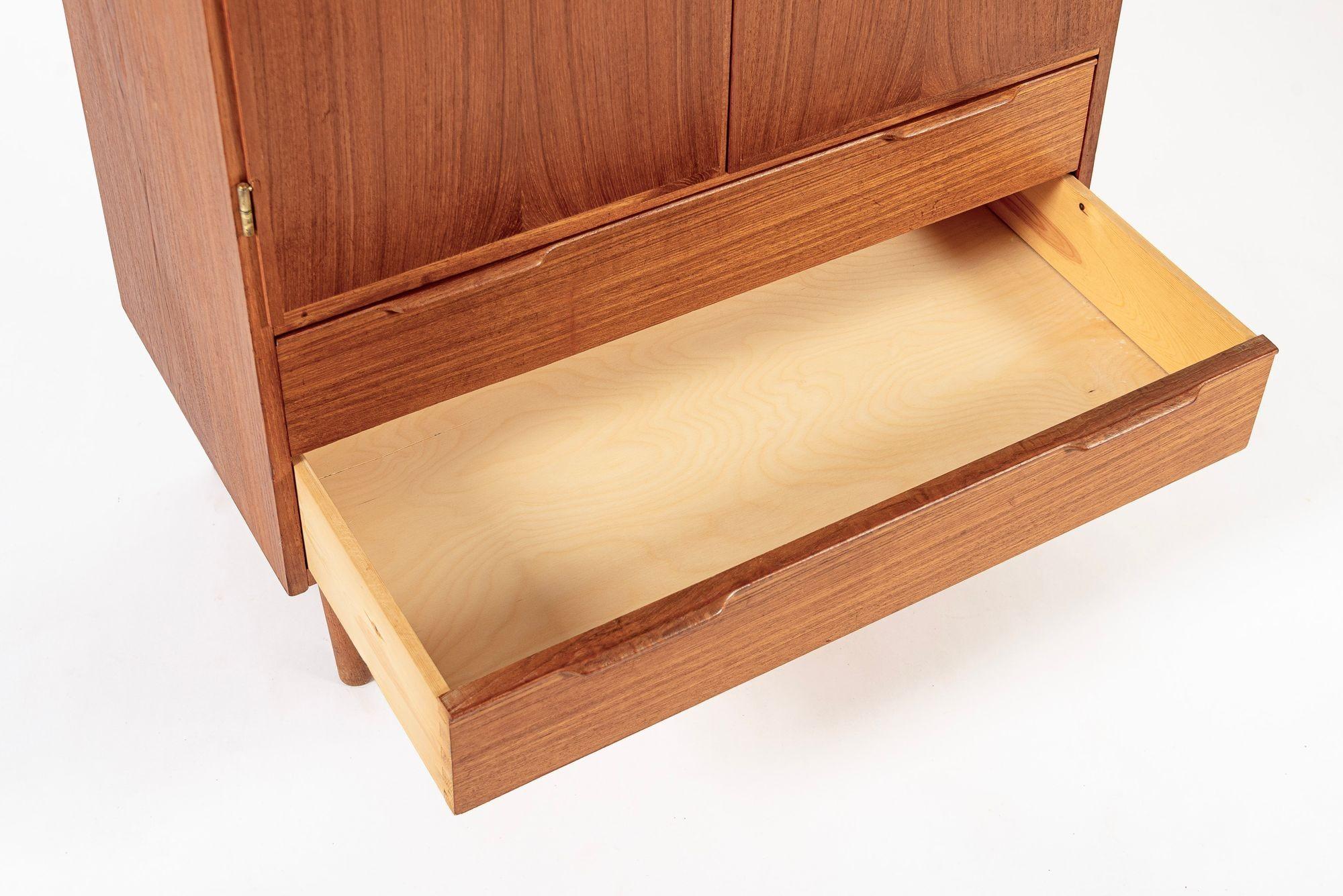 Mid Century Danish Modern Teak Wood Storage or Bar Cabinet For Sale 2