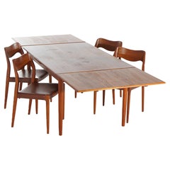 Mid Century Danish Modern Teakwood Draw-Top Dining Table & Four Chairs 20th C