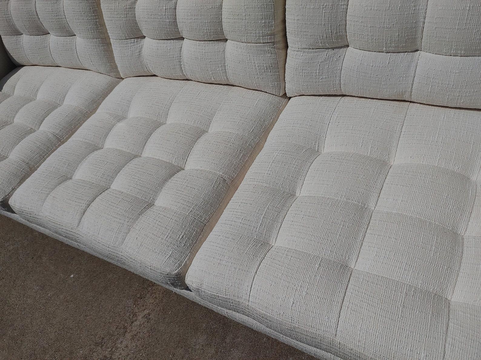 Dänisches modernes getuftetes Sofa, Mid-Century Modern (Moderne der Mitte des Jahrhunderts) im Angebot