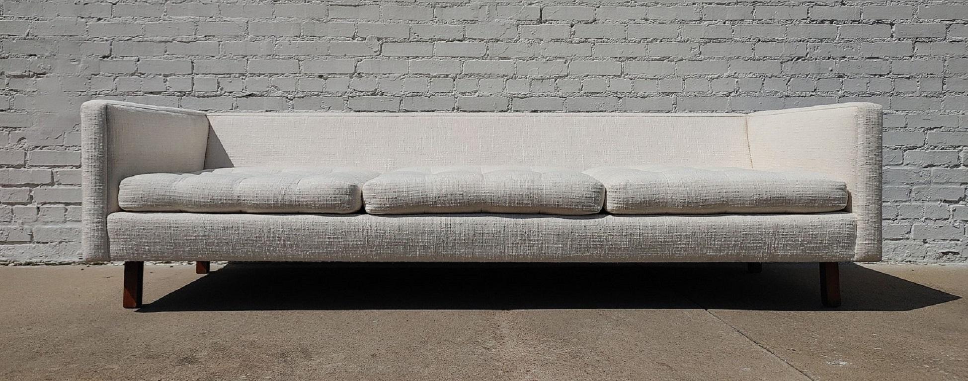 Mid Century Danish Modern Tufted Sofa In Good Condition For Sale In Tulsa, OK