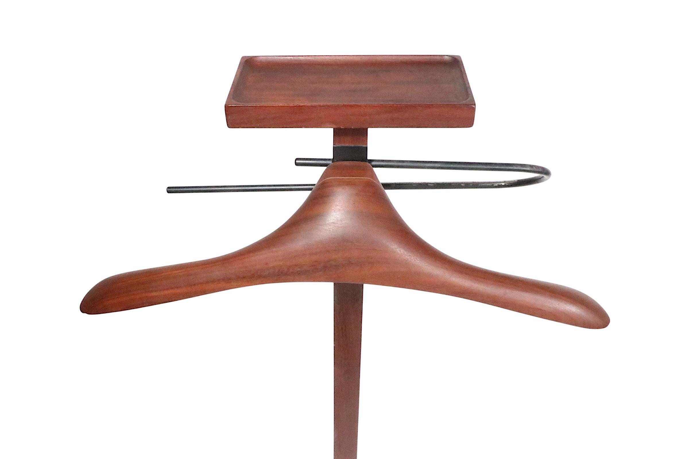 20ième siècle Valet de chambre moderne danois du milieu du siècle c 1950/60's en vente