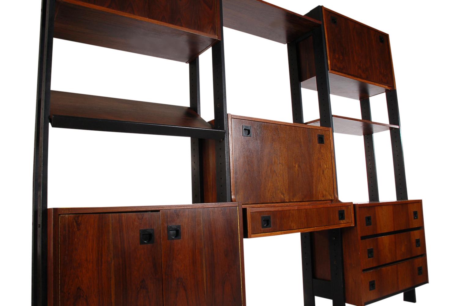 Mid Century Danish Modern Wall Unit or Shelving Unit in Rosewood with Desk In Good Condition In Philadelphia, PA
