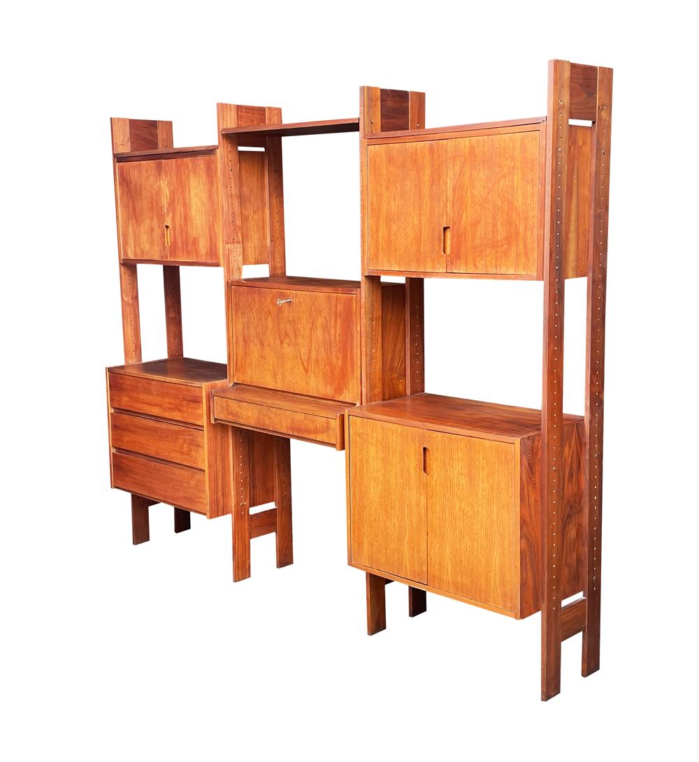 Mid Century Danish Modern Wall Unit mit Regalen und Schränken mit Schreibtisch aus Teakholz (Skandinavische Moderne) im Angebot