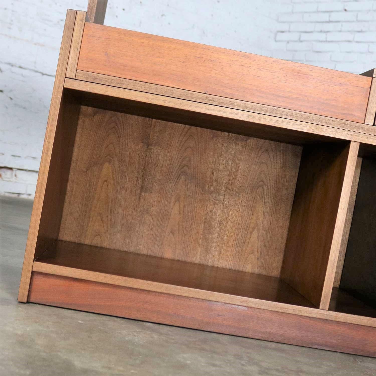 Midcentury Danish Modern Walnut Expanding Entertainment Bookcase Desk Divider 10