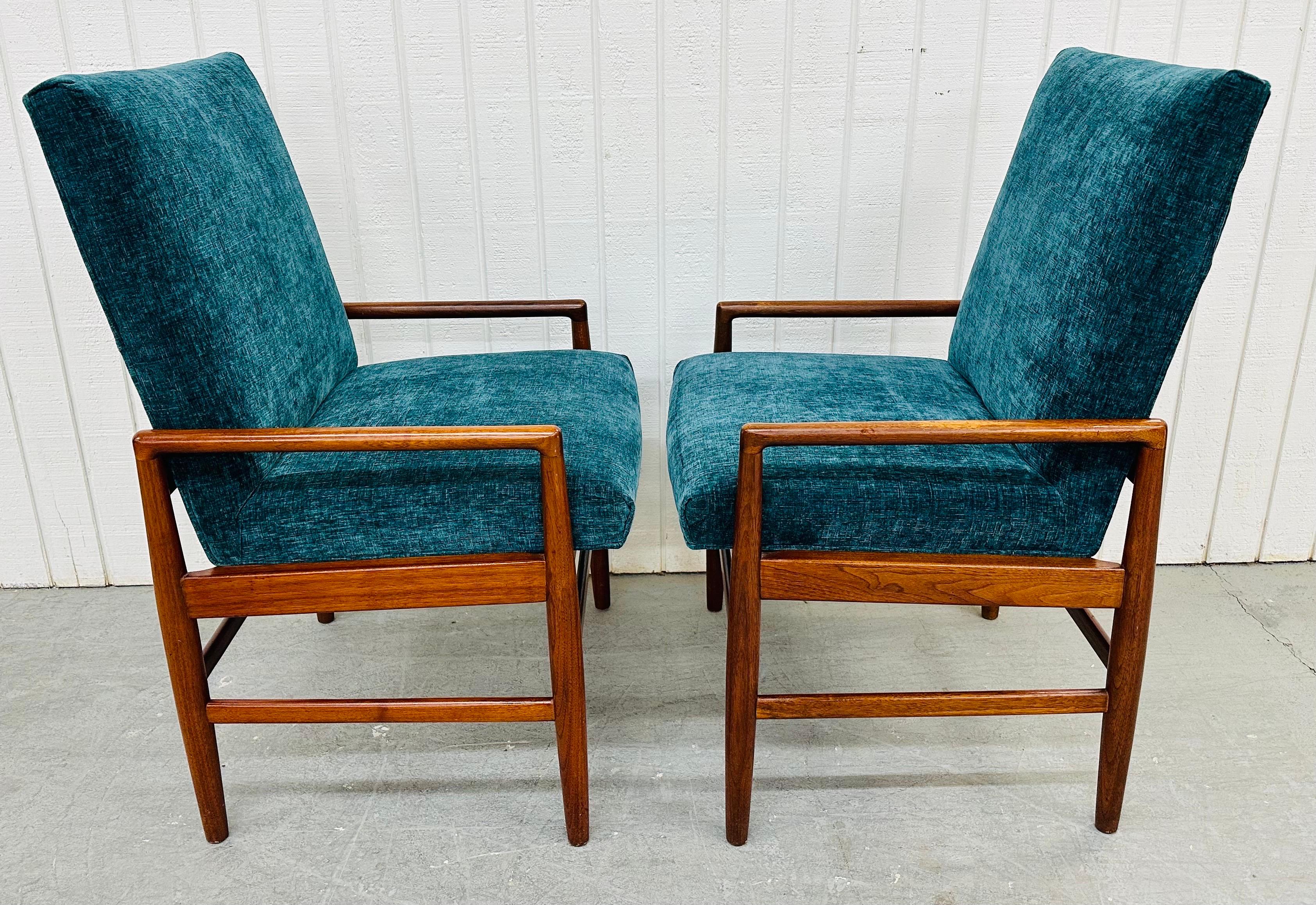 20th Century Mid-Century Danish Modern Walnut Lounge Chairs - Set of 2 For Sale