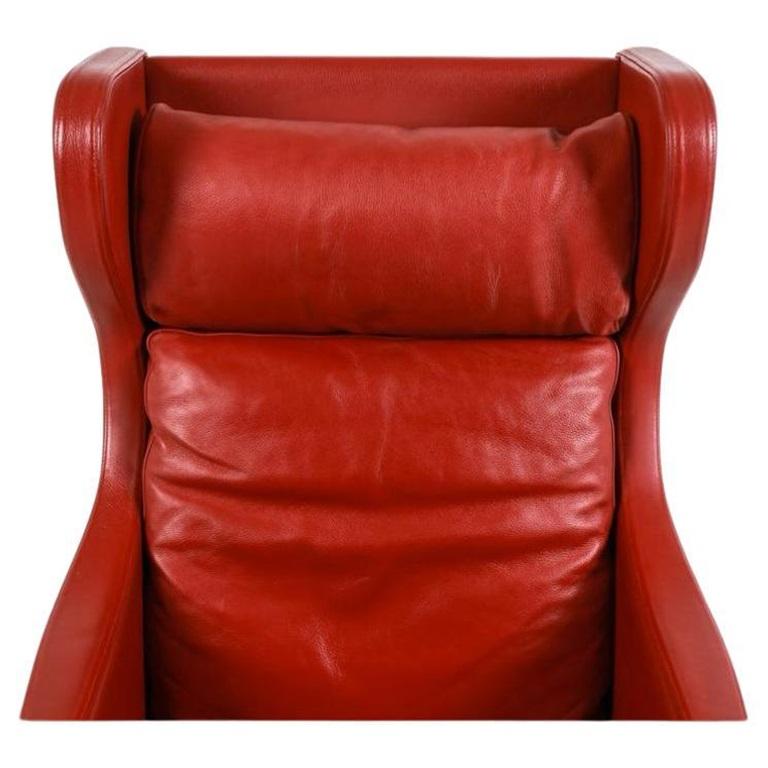 Mid-Century moderno Sedia Wingback in pelle rossa della metà del secolo scorso in stile danese di Børge Mogensen in vendita