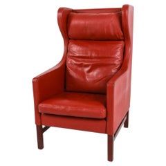 Sedia Wingback in pelle rossa della metà del secolo scorso in stile danese di Børge Mogensen