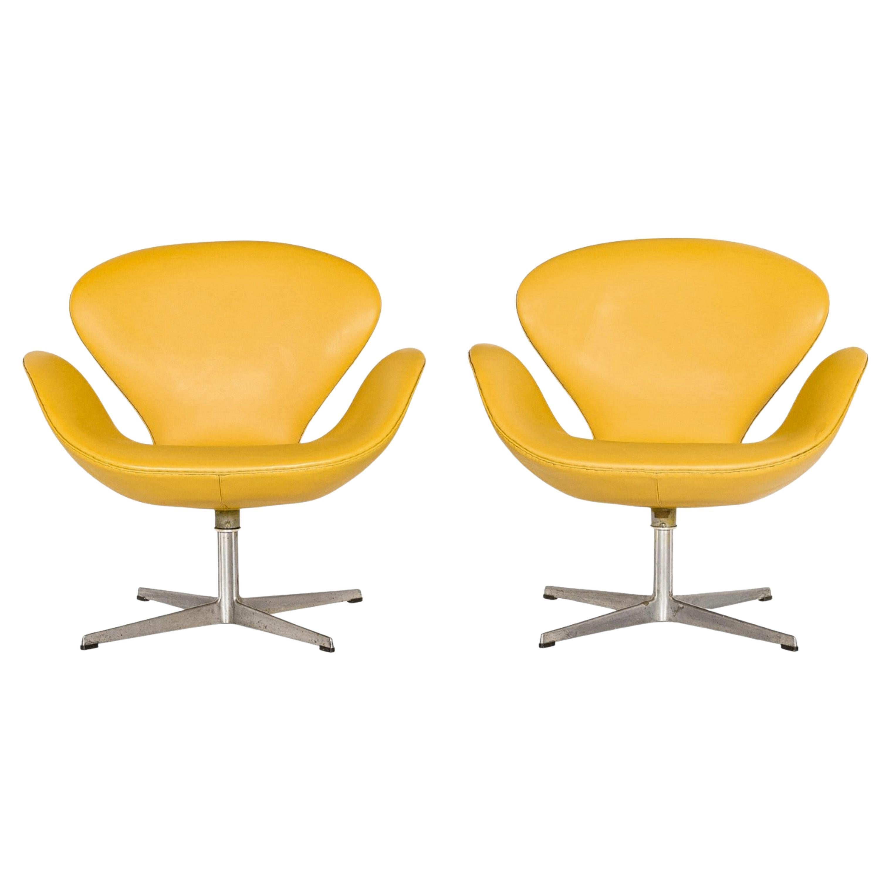 Mid Century Danish Modern Yellow Swan Chairs by Arne Jacobsen for Fritz Hansen