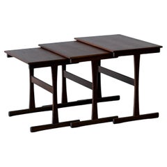 Tables gigognes danoises du milieu du siècle dernier par Kai Kristiansen