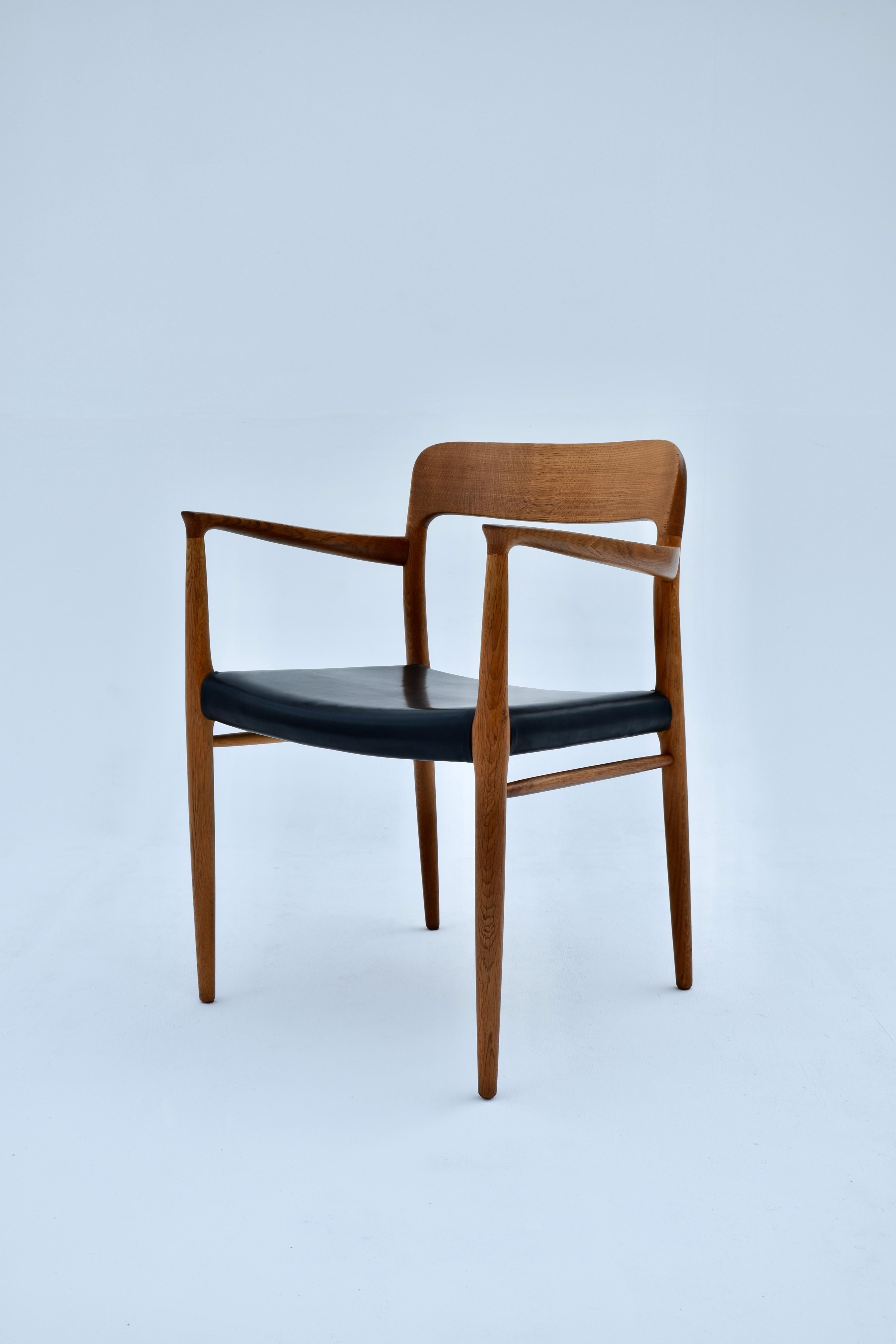 Dänischer Mid-Century-Sessel Modell 56 aus Eiche, Niels Moller für JL Mollers Mobelfabrik (Skandinavische Moderne) im Angebot