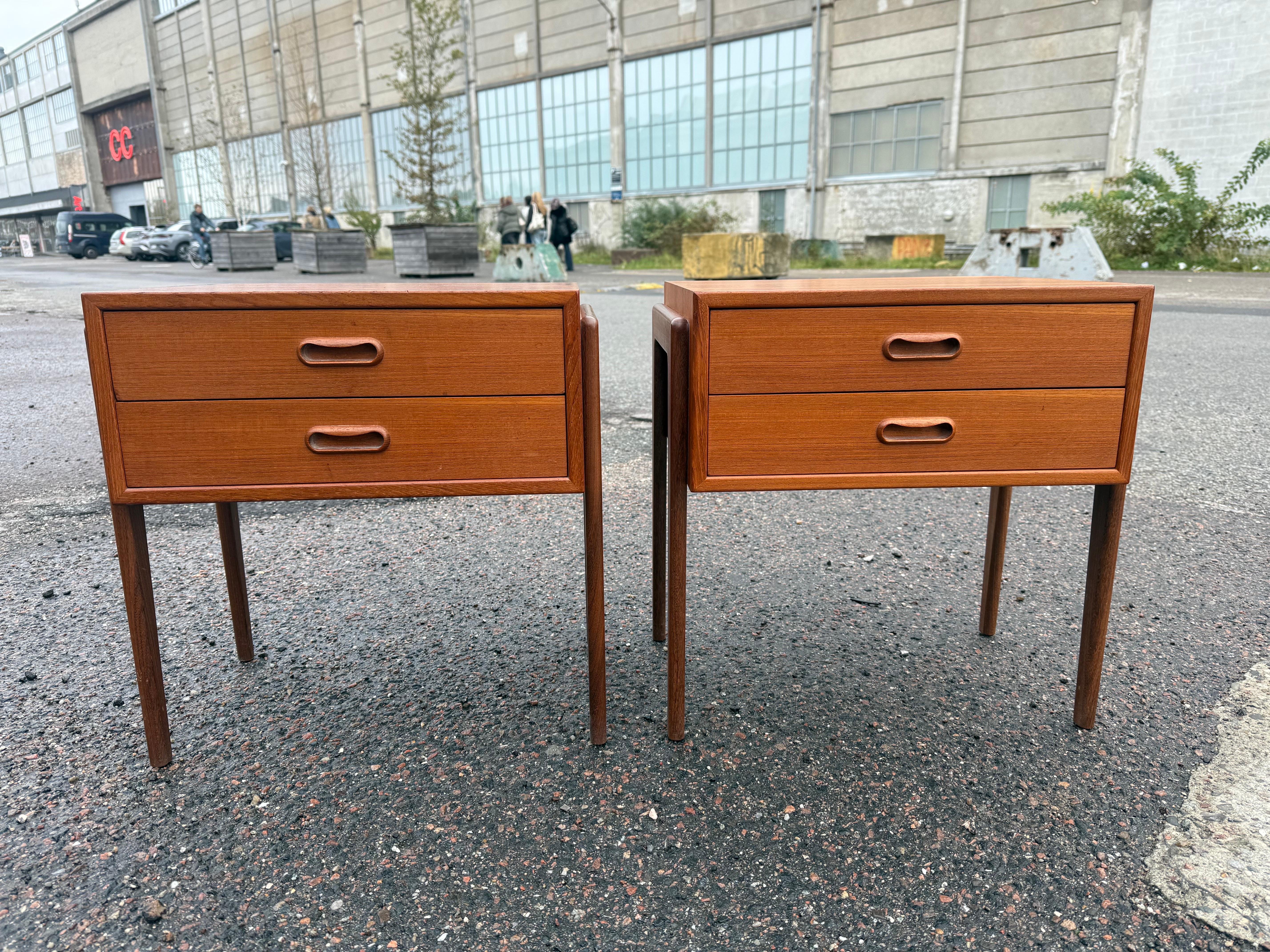 Danois Tables de nuit danoises du milieu du siècle de Ølholm Møbler, 1964, ensemble de 2 en vente