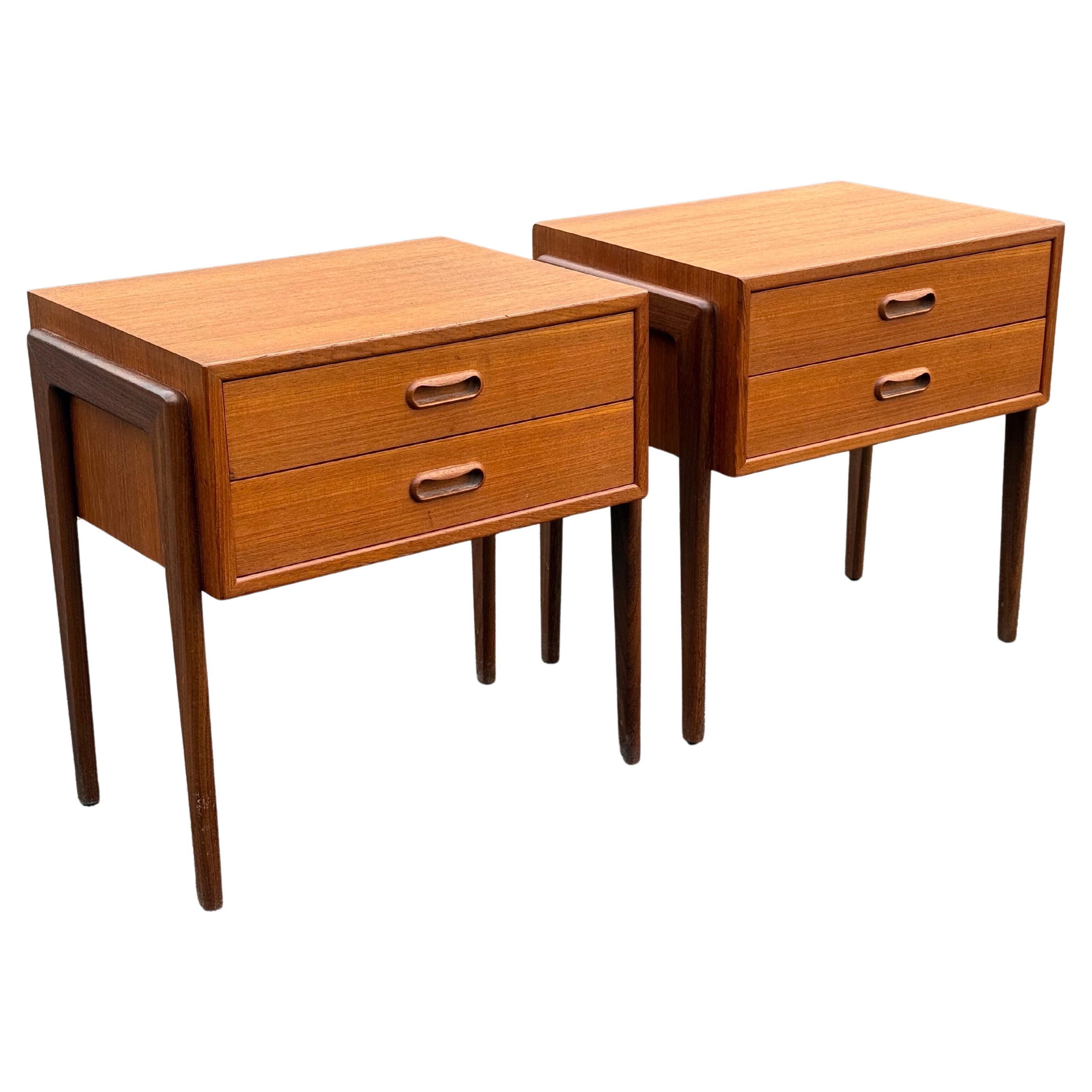 Comodini danesi di metà secolo di Ølholm Møbler, 1964, Set di 2