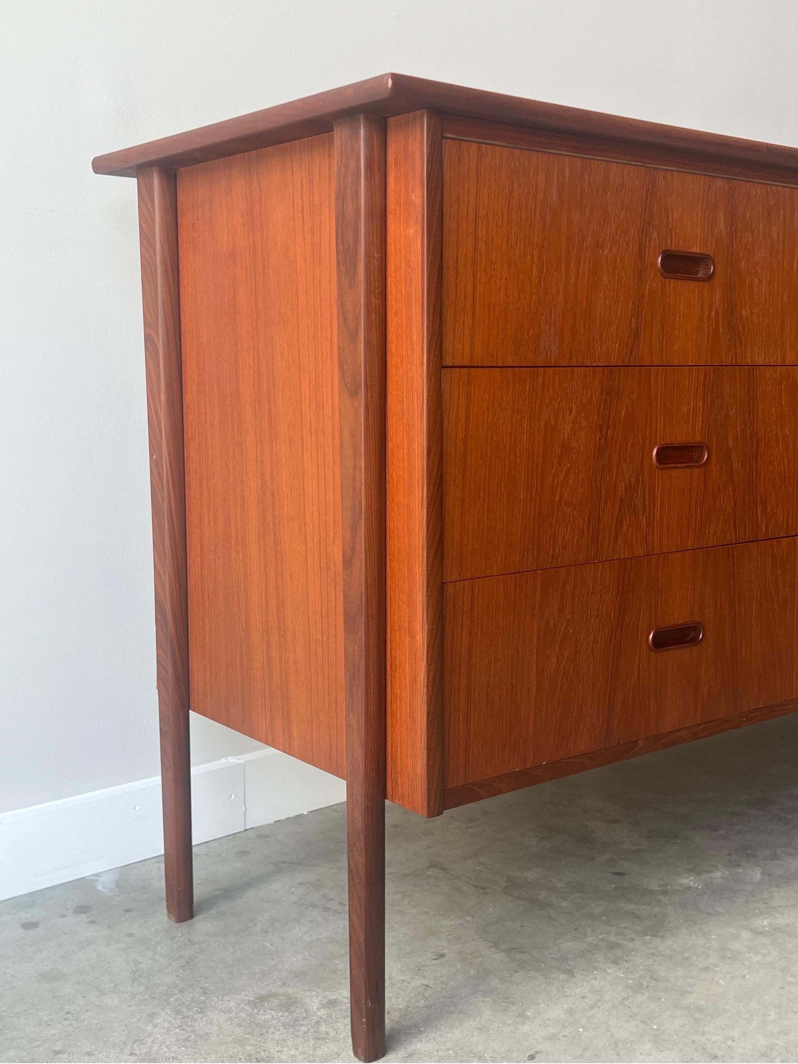 Mid-Century Danish Nine Drawer Dresser 2