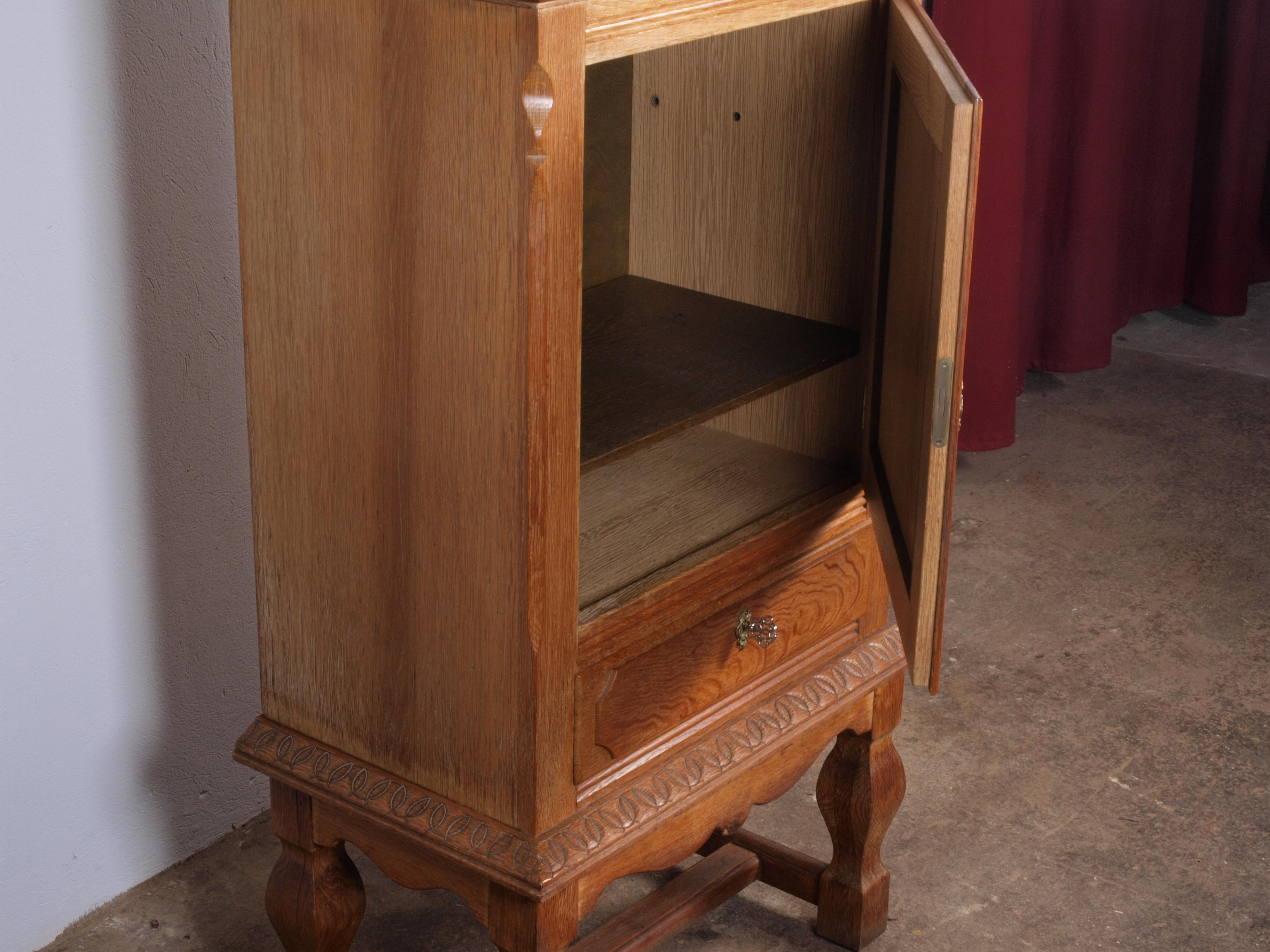 Mid-Century Danish Oak Cabinet in the style of Henning Kjaernulf For Sale 5
