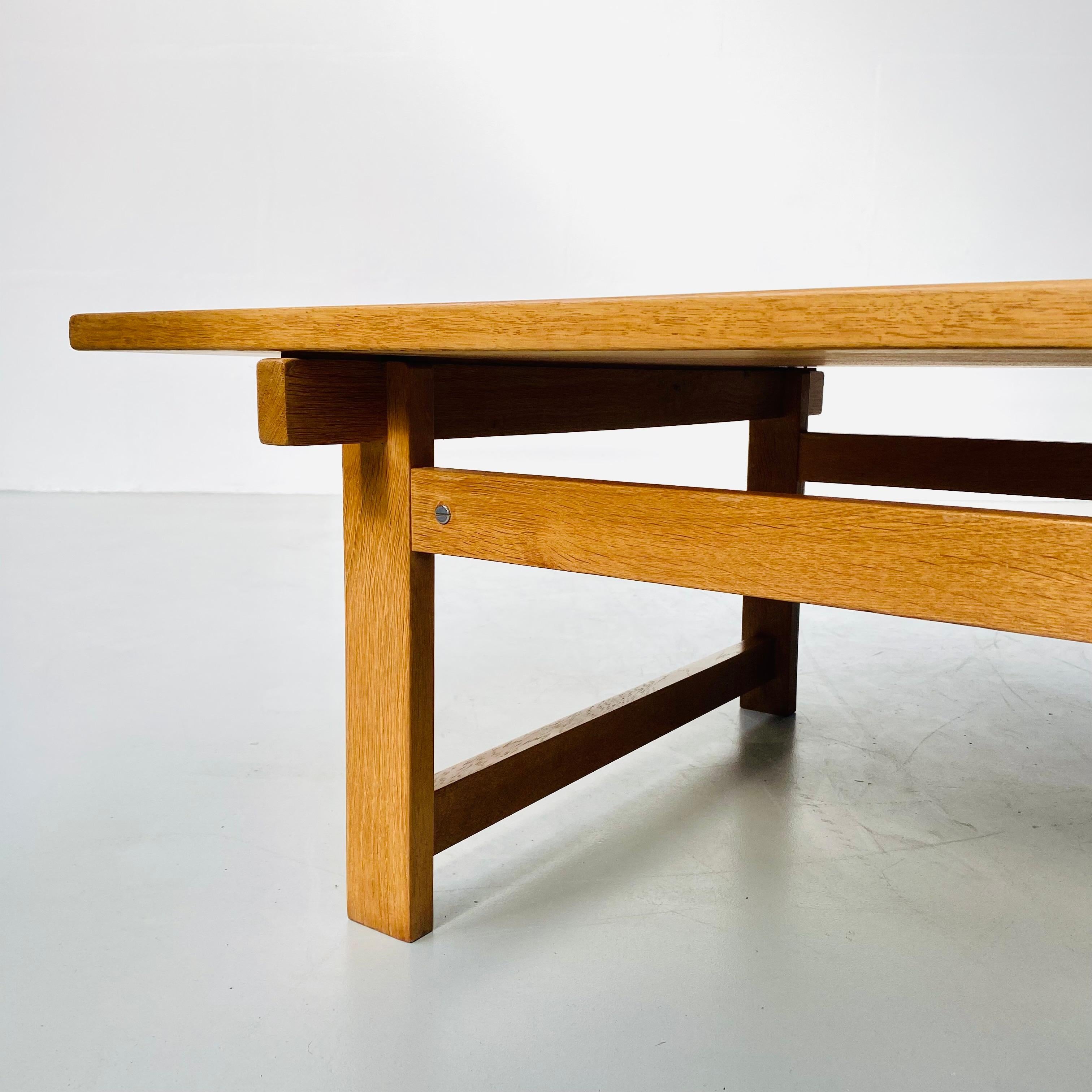 Vintage Danish Oak Japandi Style Coffeetable by Hans J. Wegner for Andreas Tuck In Good Condition For Sale In Eindhoven, Noord Brabant