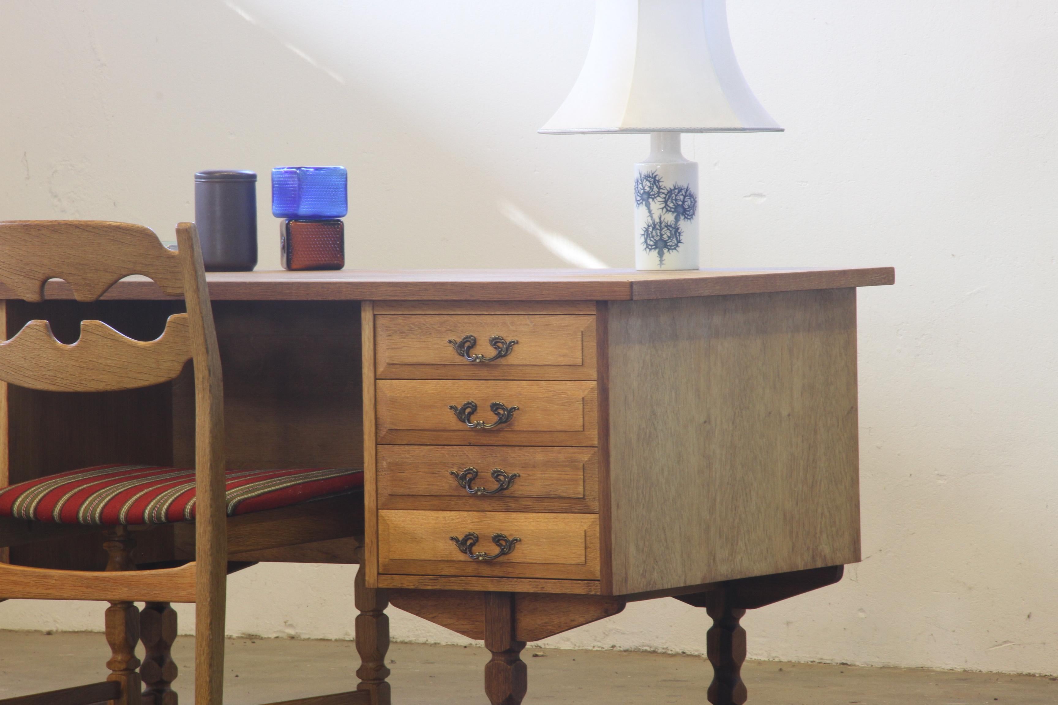 Mid-Century Danish Oak Desk attributed to Henning Kjaernulf, 1960s In Good Condition In Store Heddinge, DK