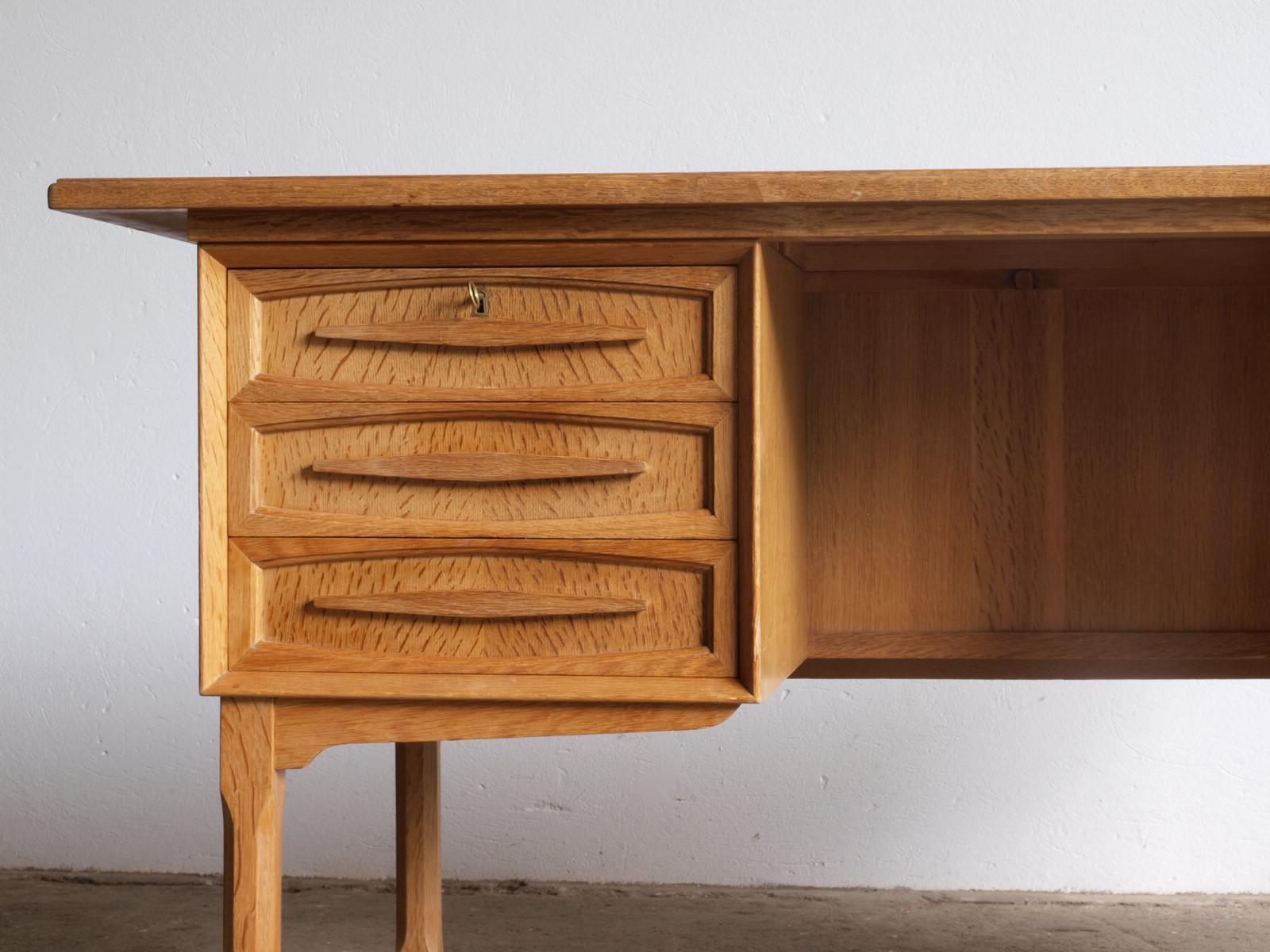 Scandinavian Modern Mid-Century Danish Oak Desk attributed to Henning Kjaernulf, 1970s