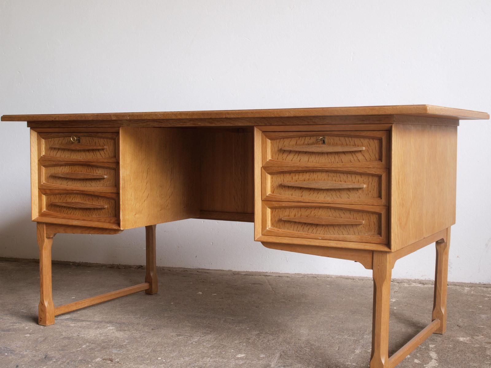 Mid-Century Danish Oak Desk attributed to Henning Kjaernulf, 1970s 1