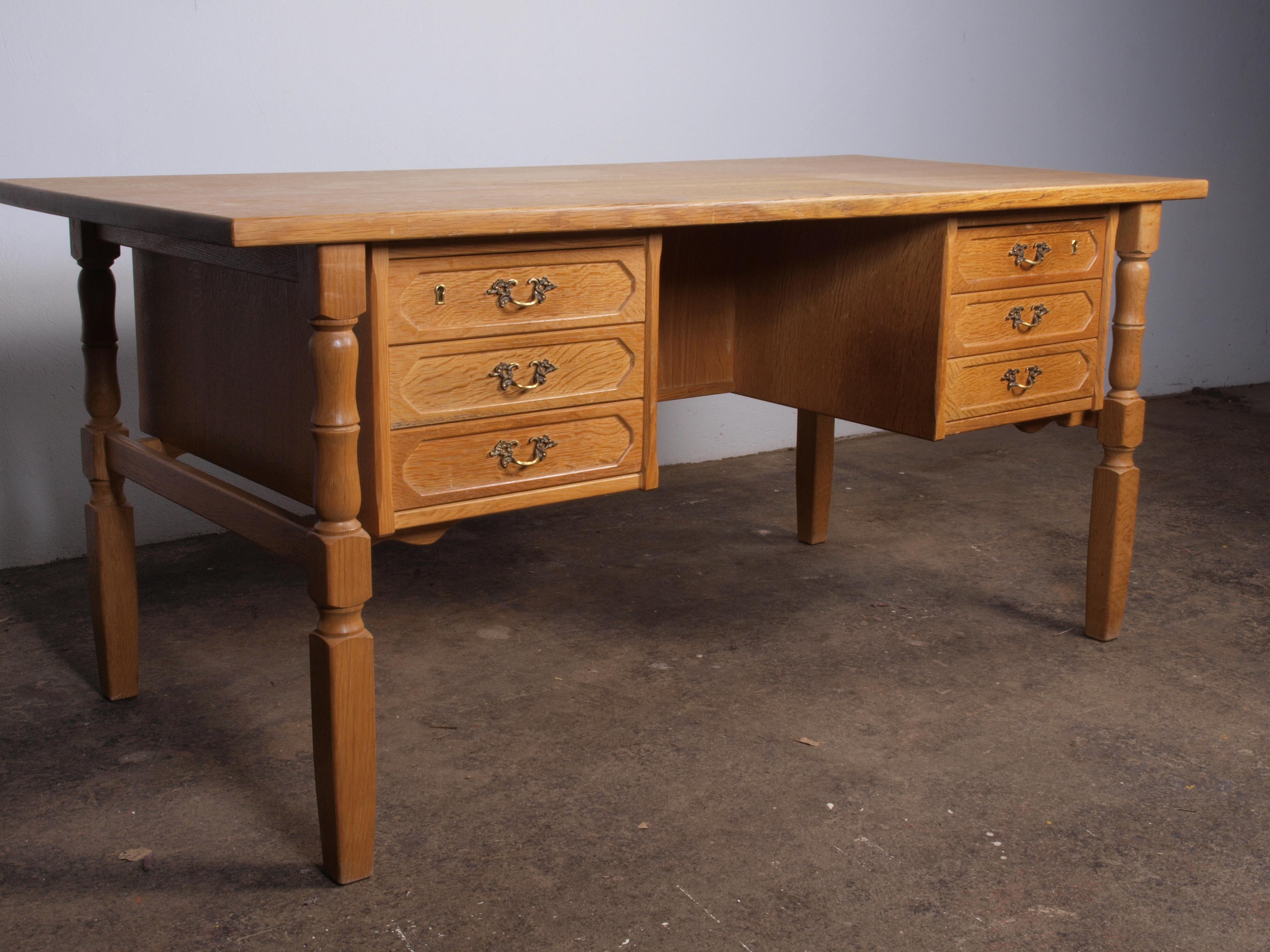 Mid-Century Danish Oak Desk attributed to Henning Kjaernulf For Sale 1