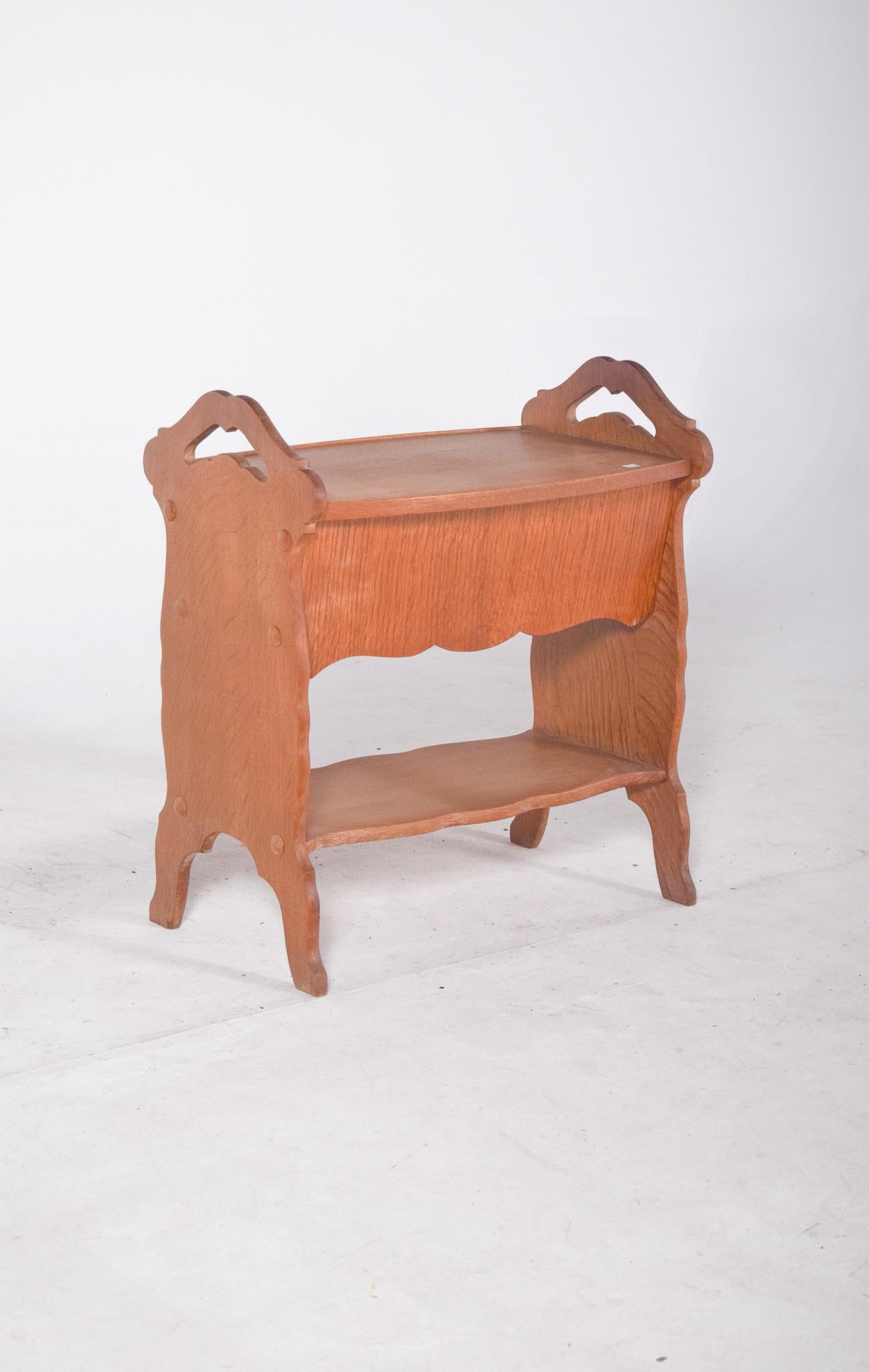 Mid-Century Modern Couturière en chêne danois du milieu du siècle en vente
