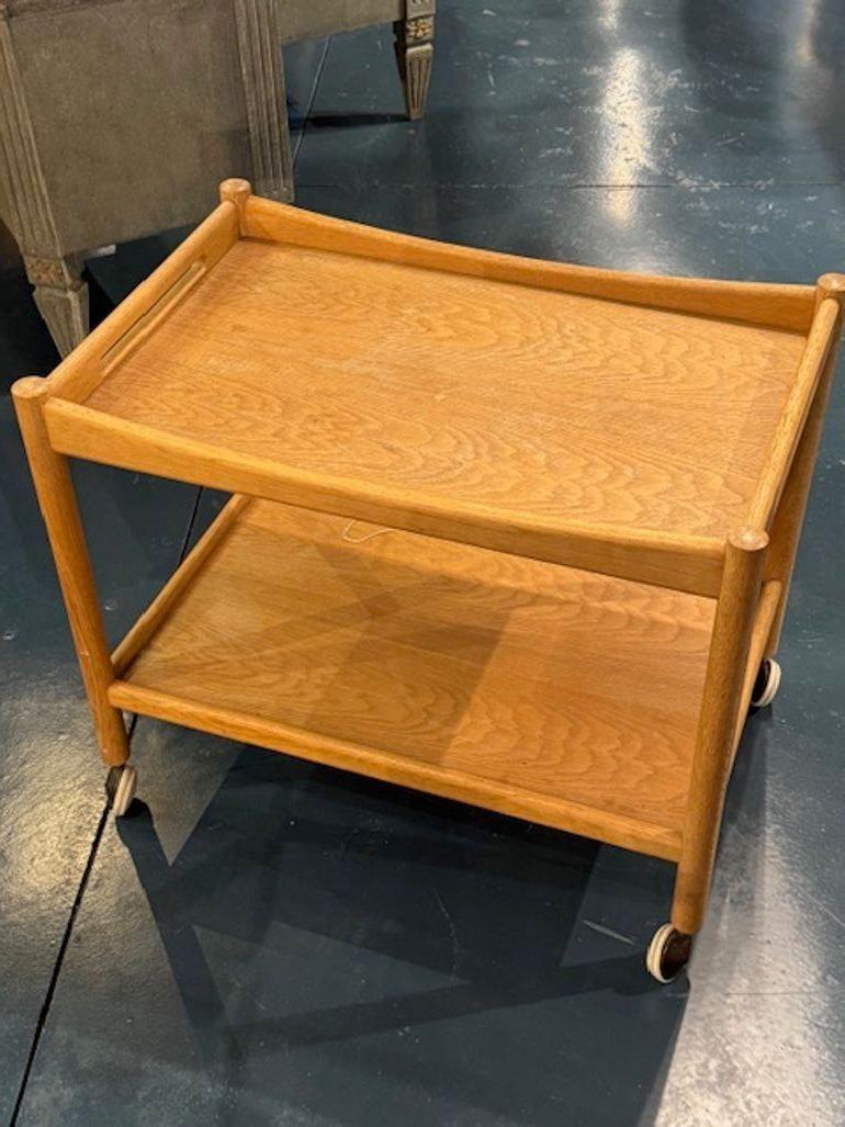 Mid-Century Danish Oak Serving Cart by Hans Wegner In Good Condition For Sale In Dallas, TX
